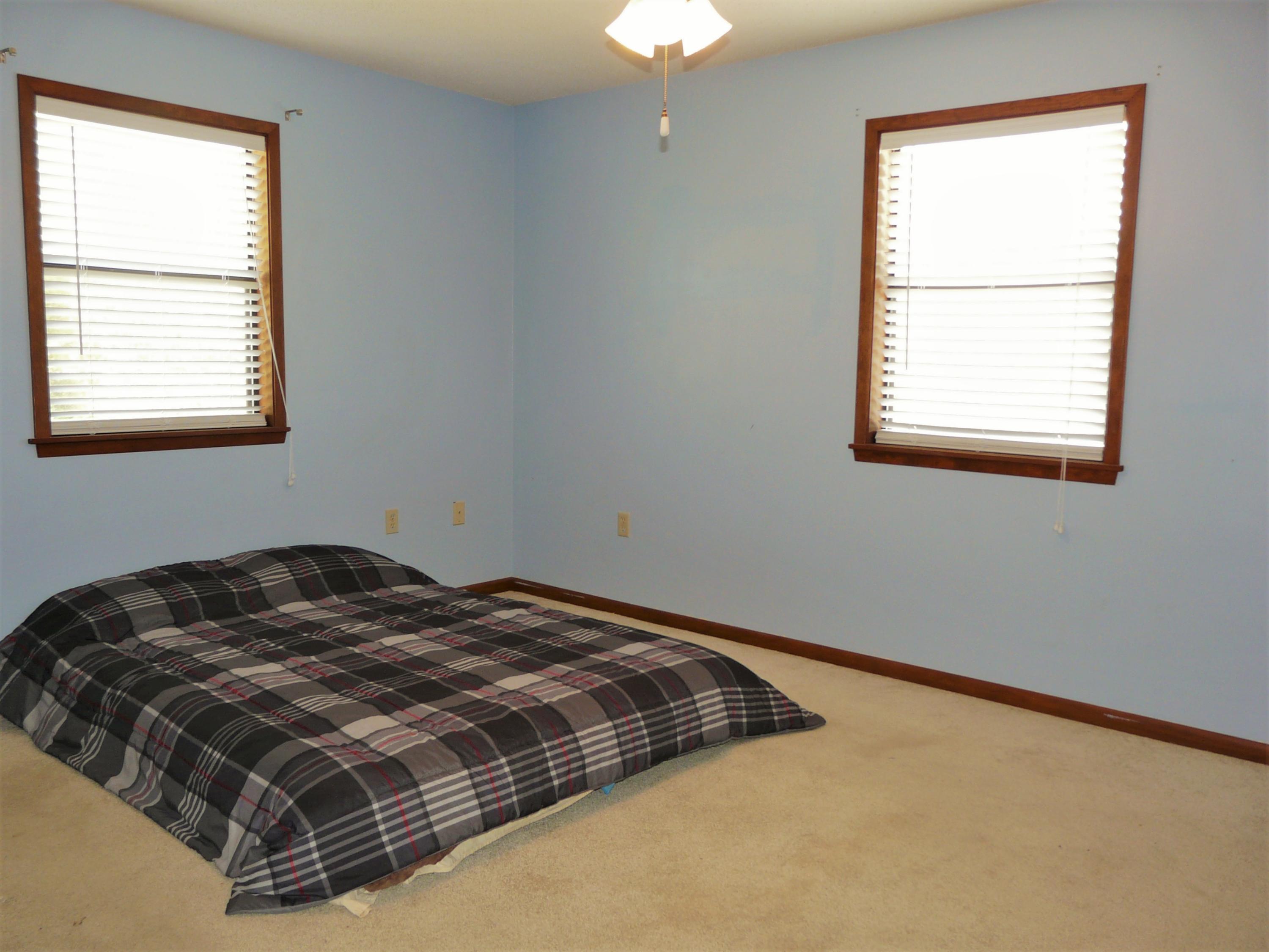 KENNEDY LAKE (UNRECORDED) - Residential