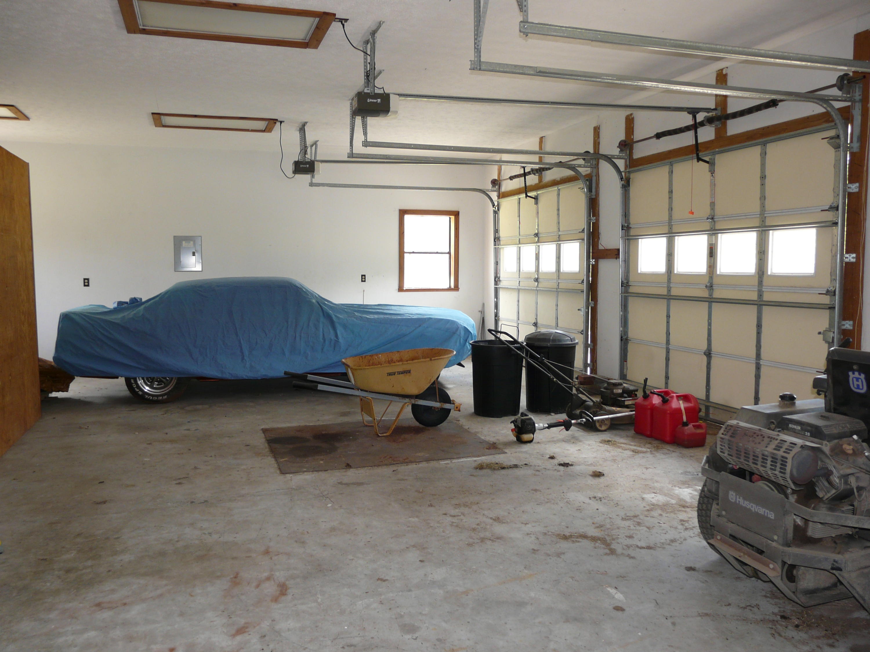 KENNEDY LAKE (UNRECORDED) - Residential