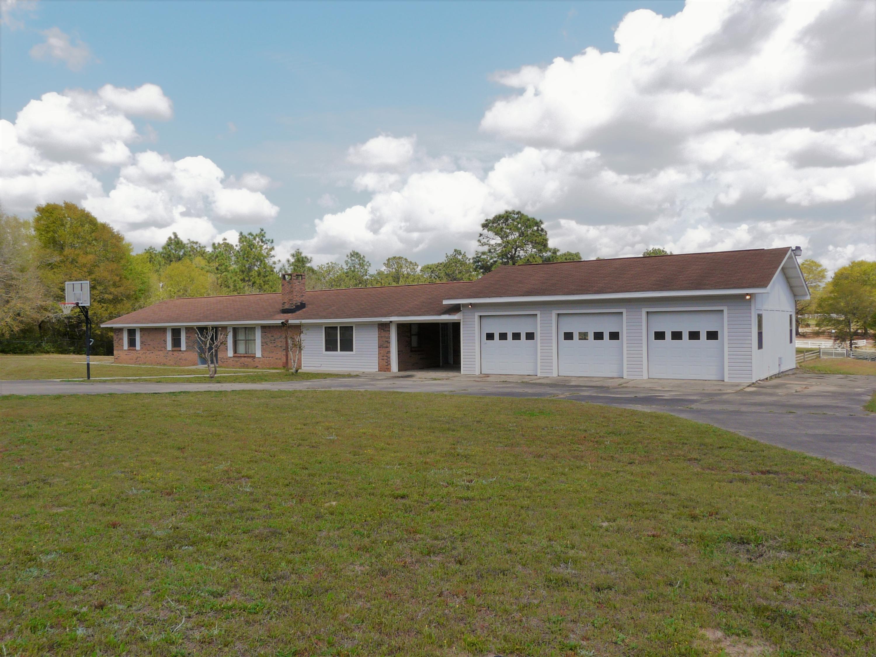 KENNEDY LAKE (UNRECORDED) - Residential