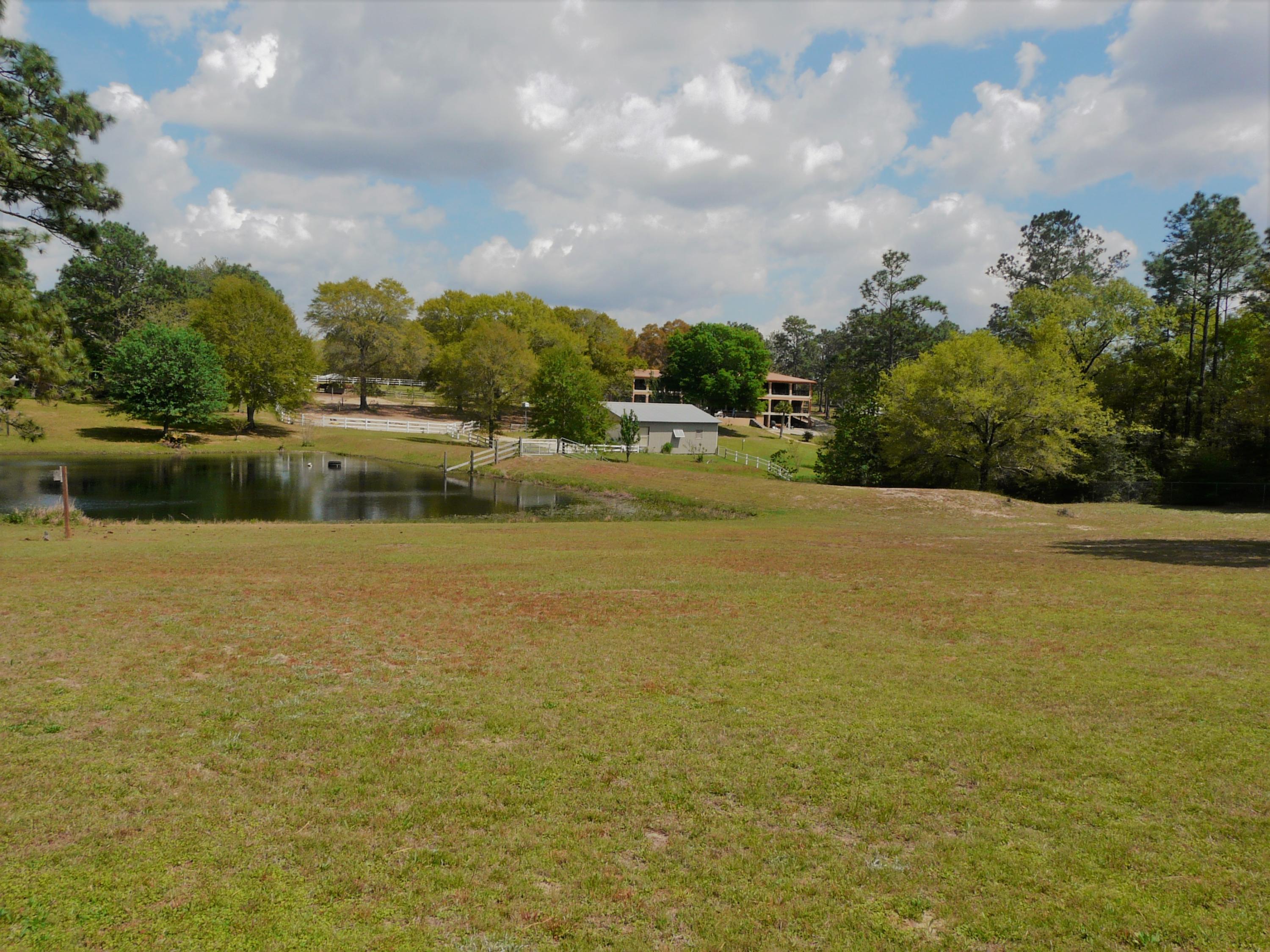 KENNEDY LAKE (UNRECORDED) - Residential