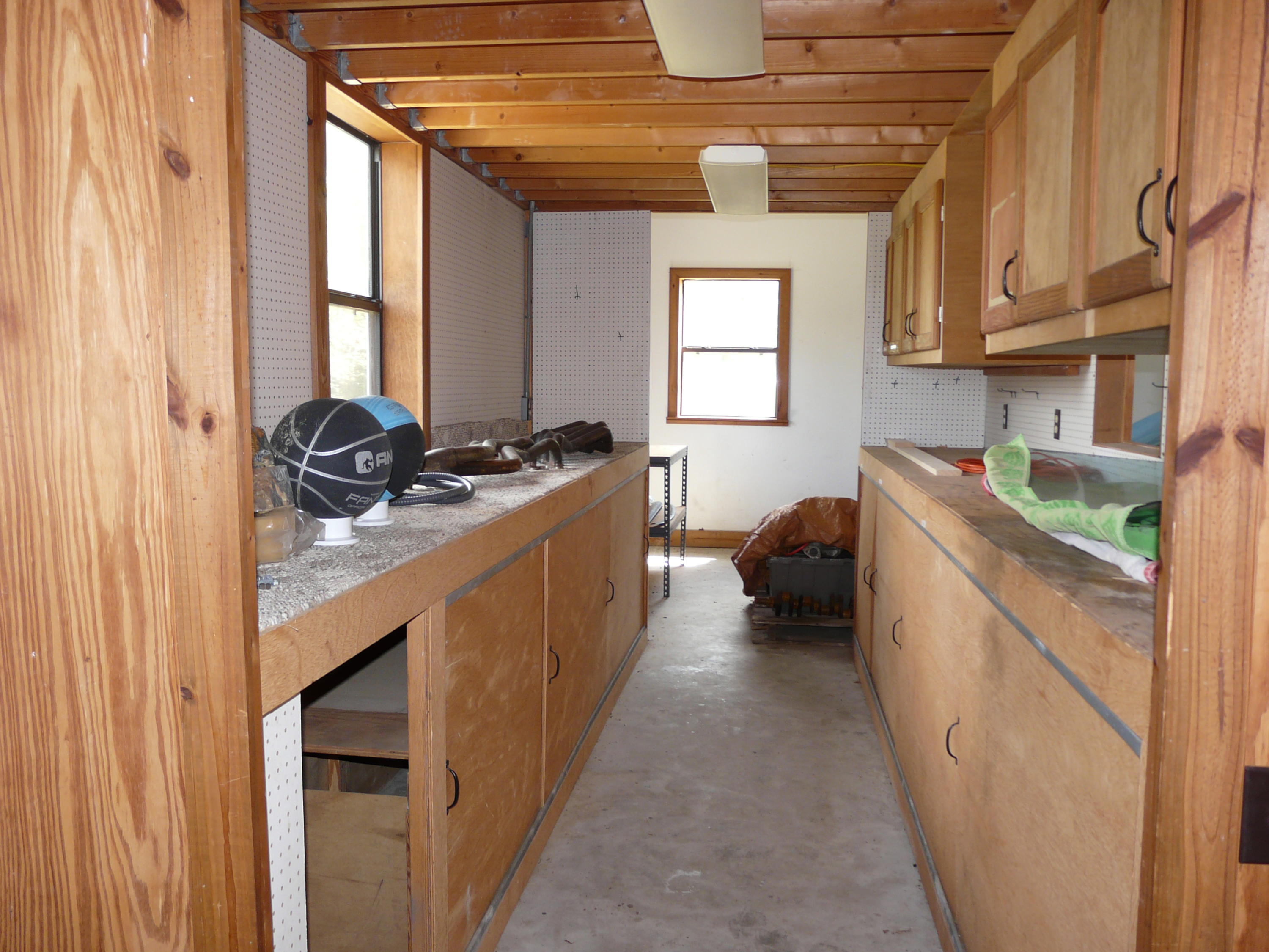 KENNEDY LAKE (UNRECORDED) - Residential