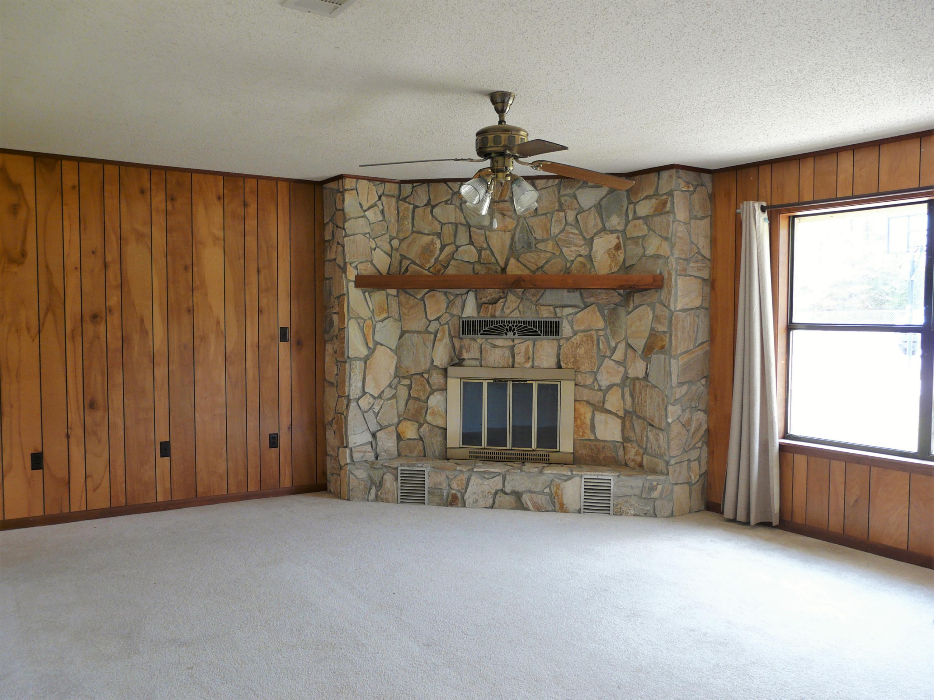 KENNEDY LAKE (UNRECORDED) - Residential