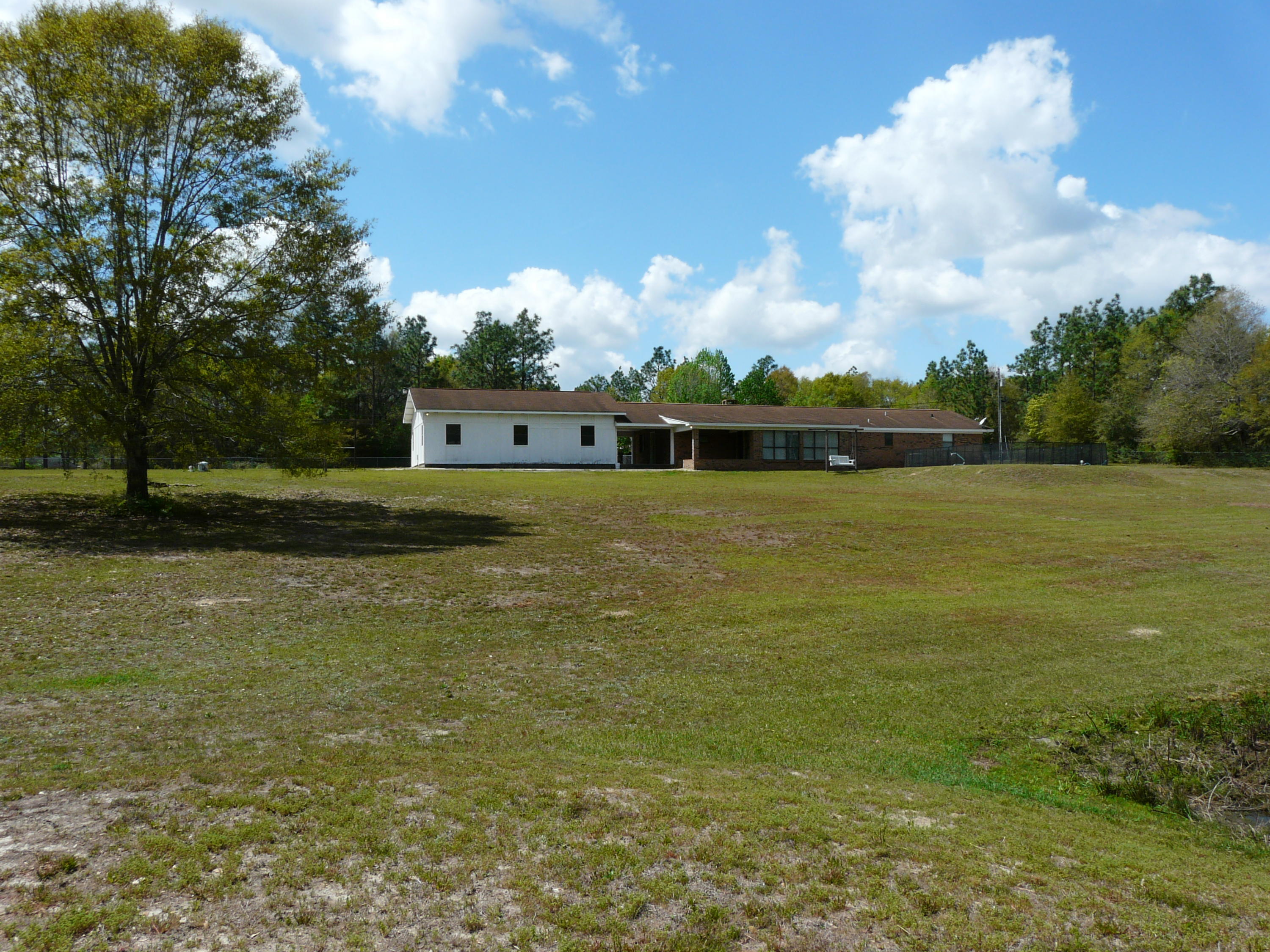 KENNEDY LAKE (UNRECORDED) - Residential