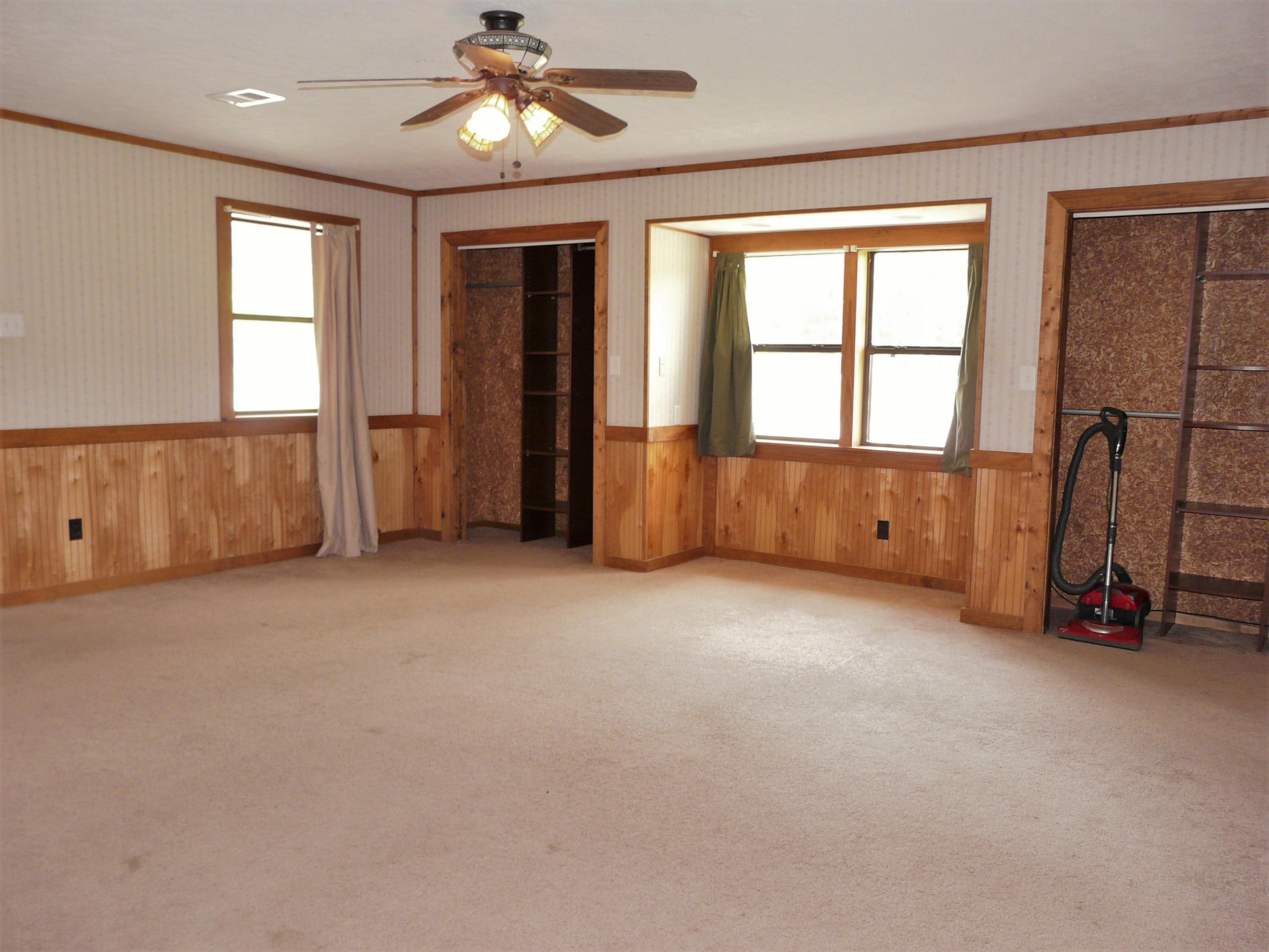 KENNEDY LAKE (UNRECORDED) - Residential