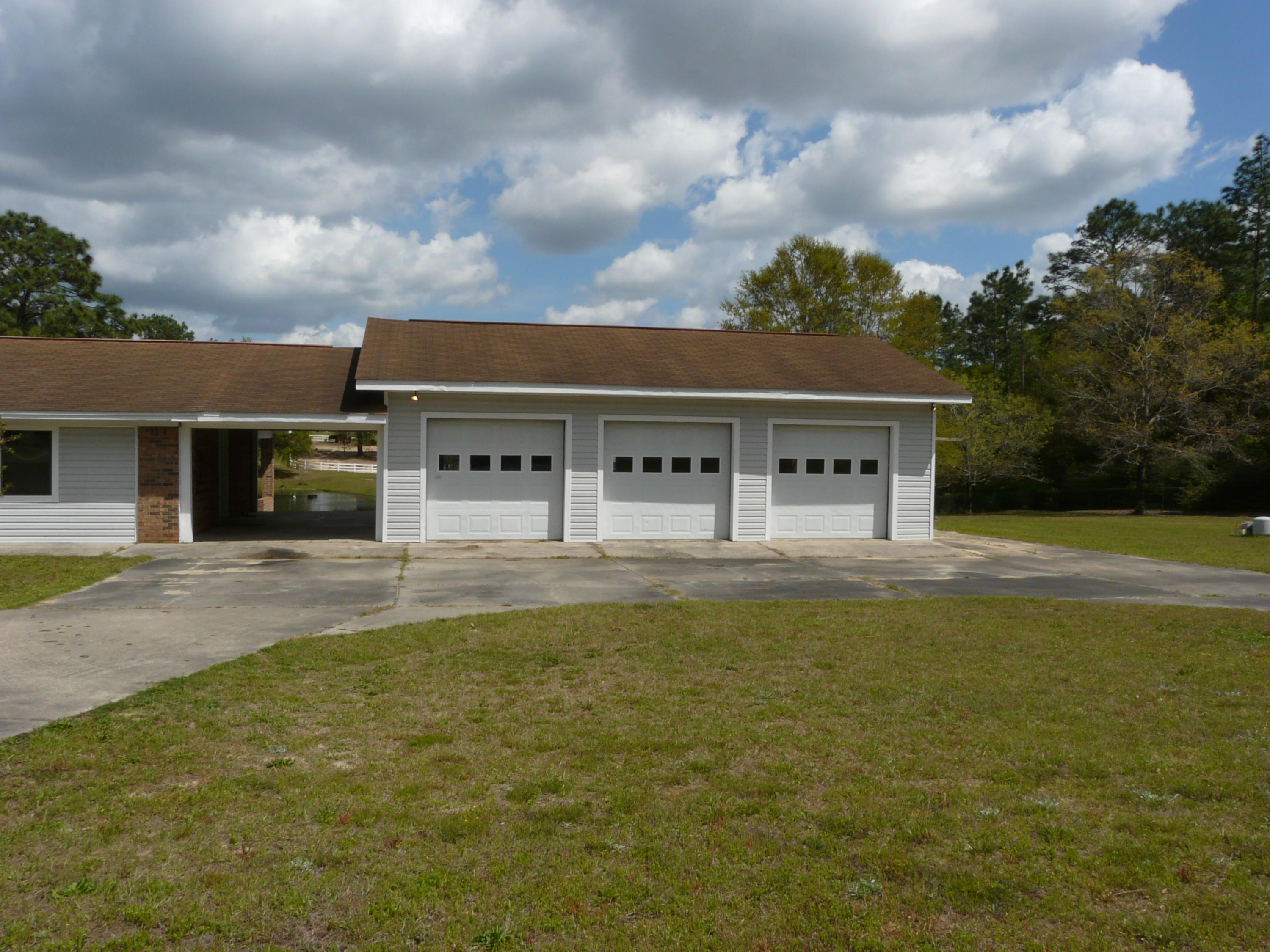 KENNEDY LAKE (UNRECORDED) - Residential