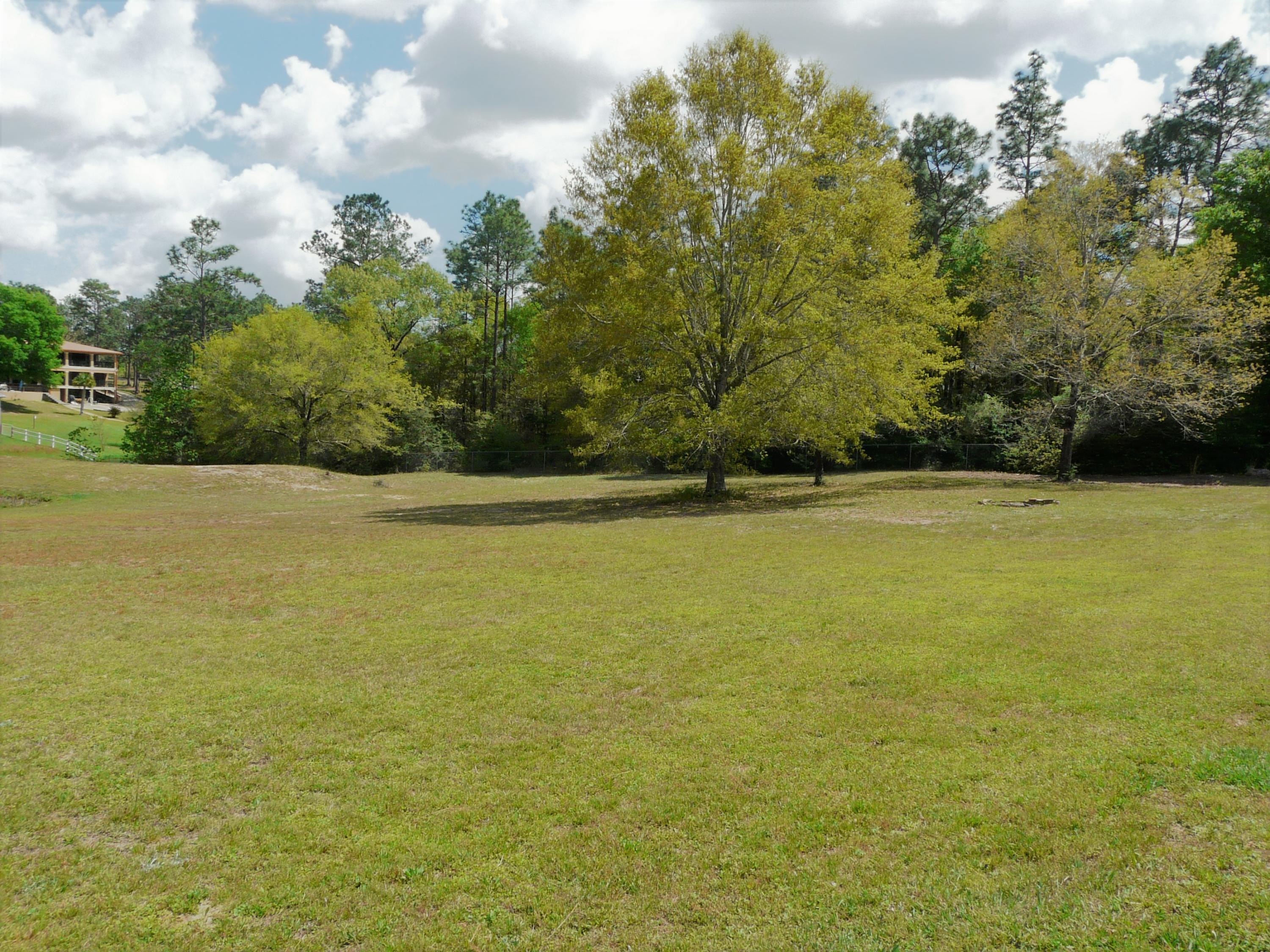KENNEDY LAKE (UNRECORDED) - Residential