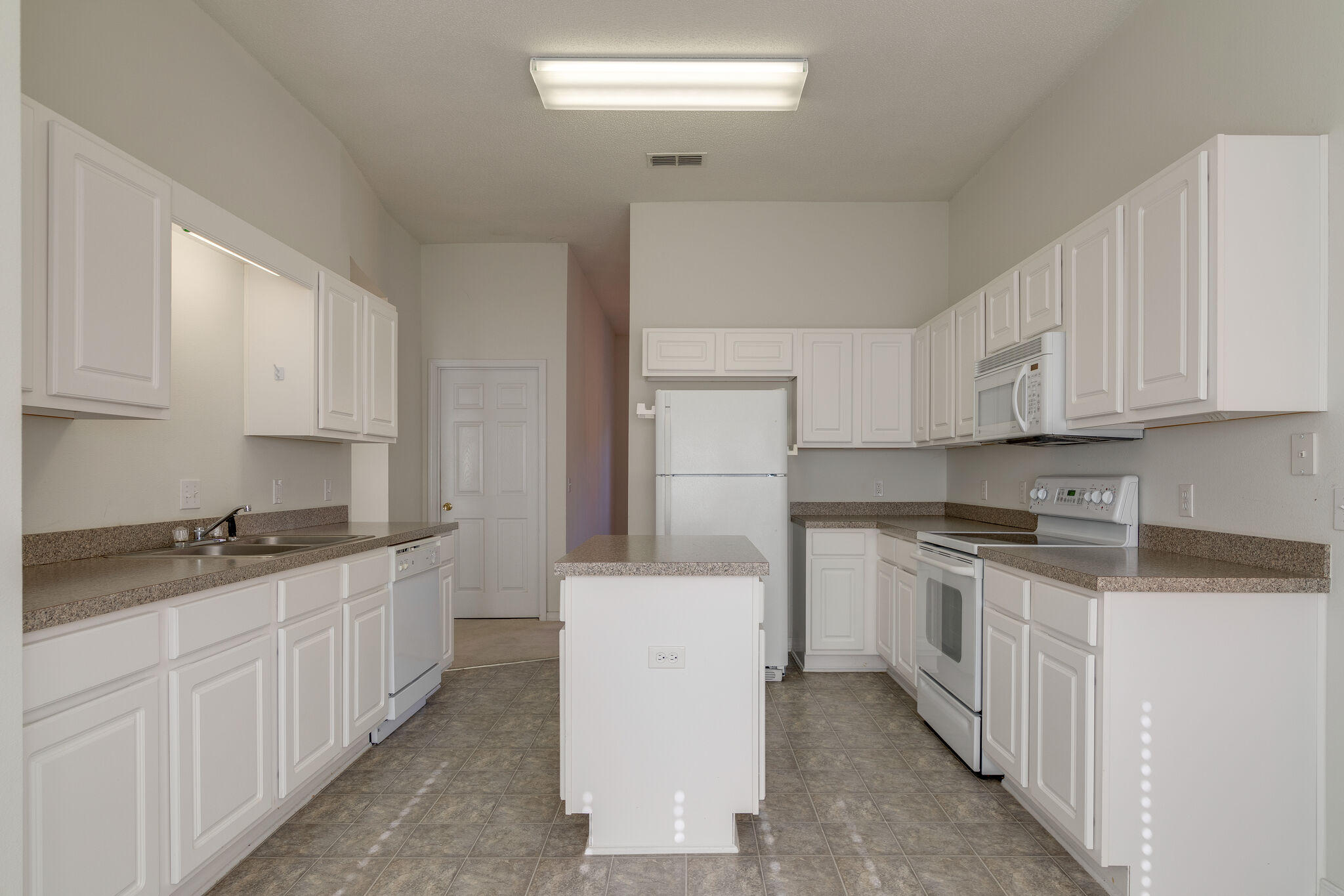 COUNTRYVIEW ESTATES 10TH ADDN - Residential