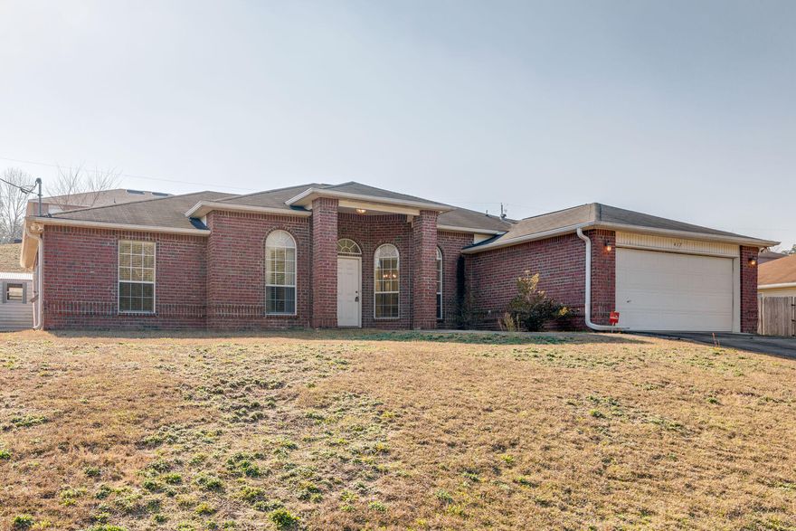 This great home is move-in ready & ready for all your home decor dreams and ideas! Open and functional layout with spacious rooms and high ceilings give this home a light & bright feel. The kitchen is perfect for any chef with tons of cabinet space, a pantry and an island.  Breakfast nook, formal dining room. & office space.  Master bedroom has plenty of room for any furniture set.  Master bath has a dual vanity, garden tub and separate shower.  Low maintenance yard with garden shed, new AC, and conveniently located for quick access to your commute to the base, beaches, or shopping.