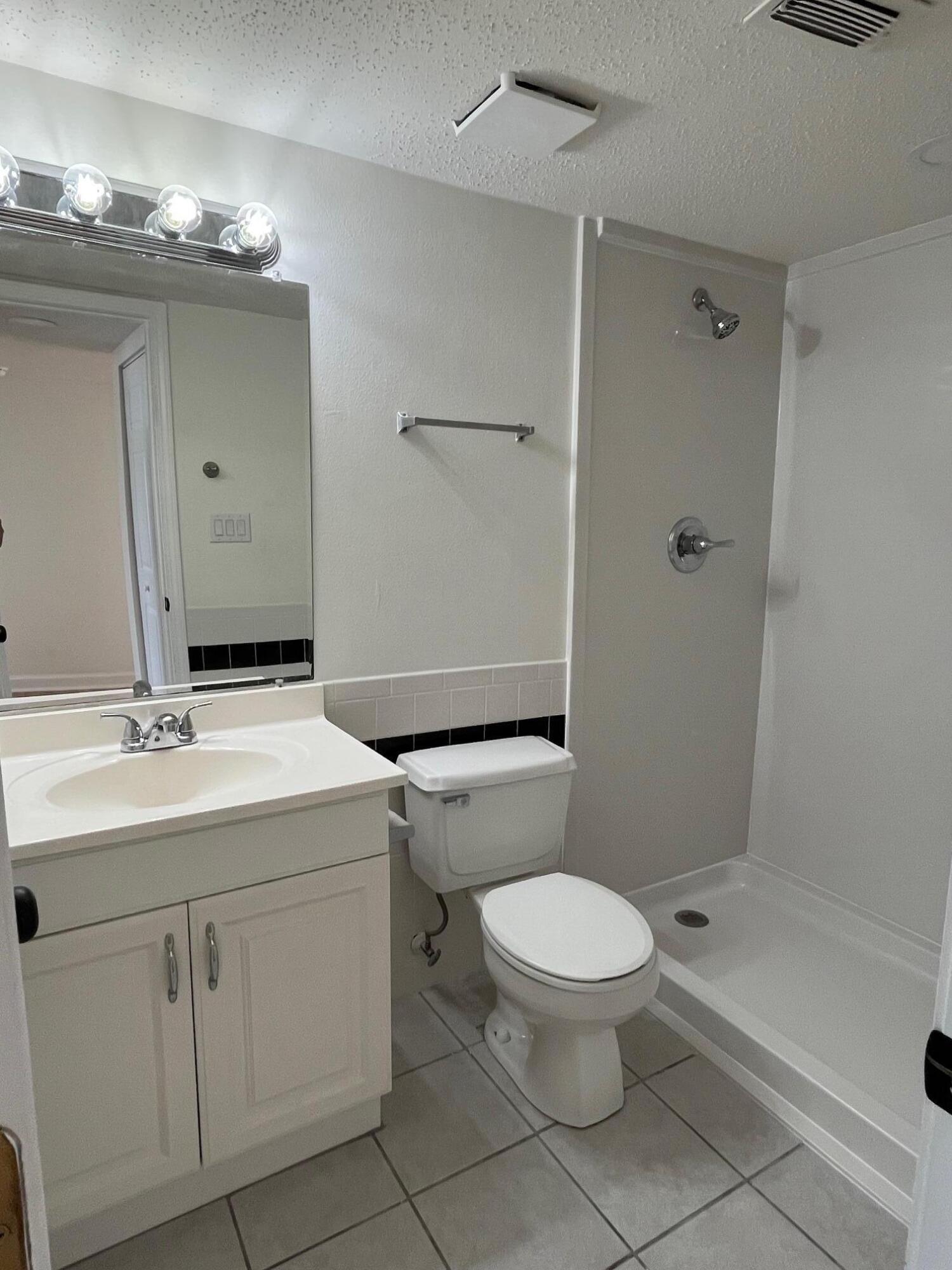 FINISTERRA CONDO - Residential