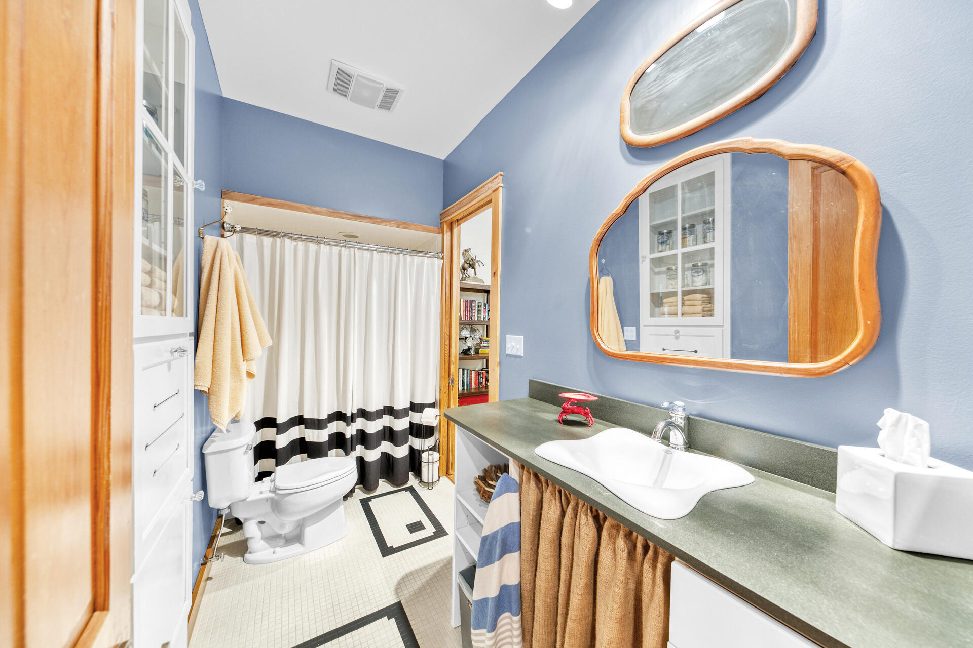 SEAGROVE SHORES 4TH ADD - Residential
