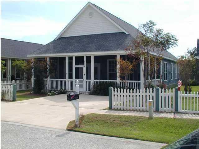 Florida cottage, with hardwood, tile and carpet. Over sized bedrooms, open floor plan, community pool, just steps from the beach. Wrap-around screen porch, white picket fence enclosed yard with back deck. Spacious open floor plan with lots of light, 10 ft. ceilings with crown moldings, hardwood floors in living, dining and kitchen, beautiful carpeting in bedrooms, tiled bathrooms. Master bedroom has private entrance, walk-in closet, jetted tub, separate shower and dual sinks. Sovereign Isle is a 38 home, Victorian style community that features a community pool, koi fish pond and barbecue area.