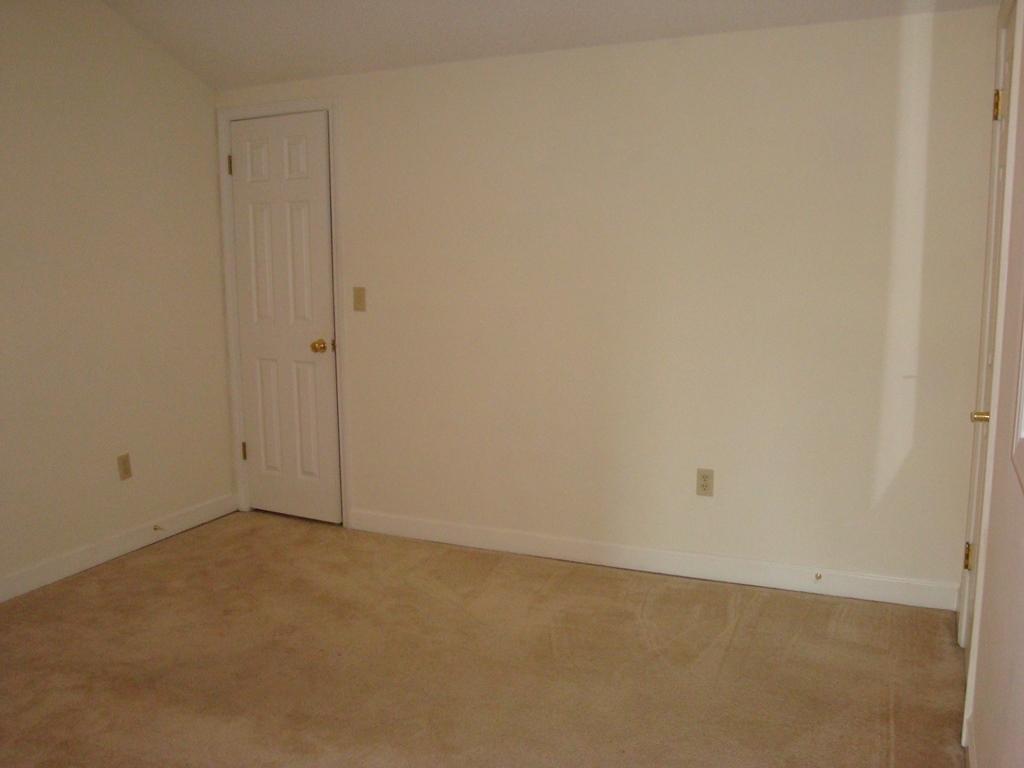 LAKESIDE CONDO AT BLUEWATER BAY, UNIT 204 SOUTH - Residential