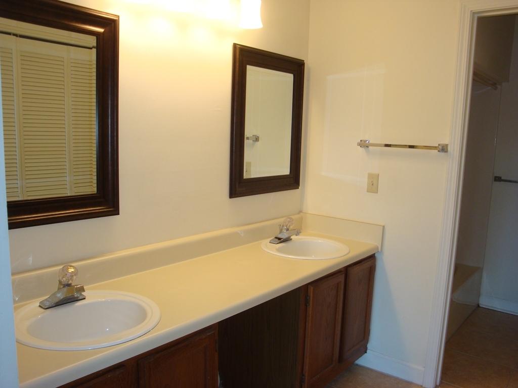 LAKESIDE CONDO AT BLUEWATER BAY, UNIT 204 SOUTH - Residential