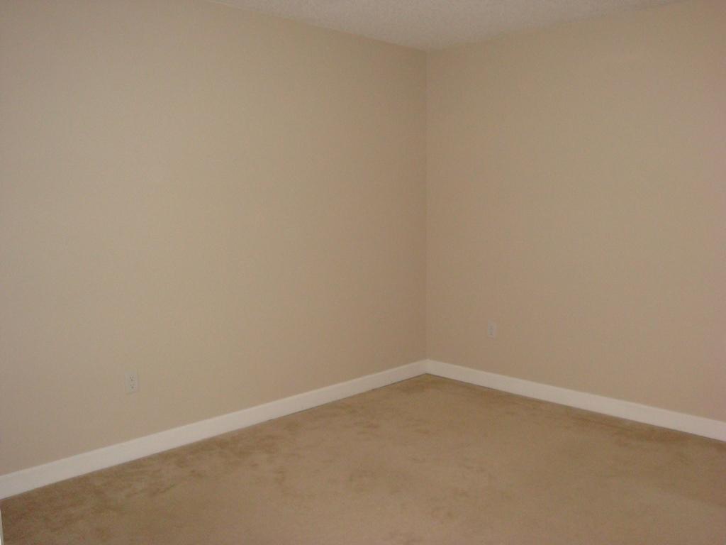 LAKESIDE CONDO AT BLUEWATER BAY, UNIT 204 SOUTH - Residential