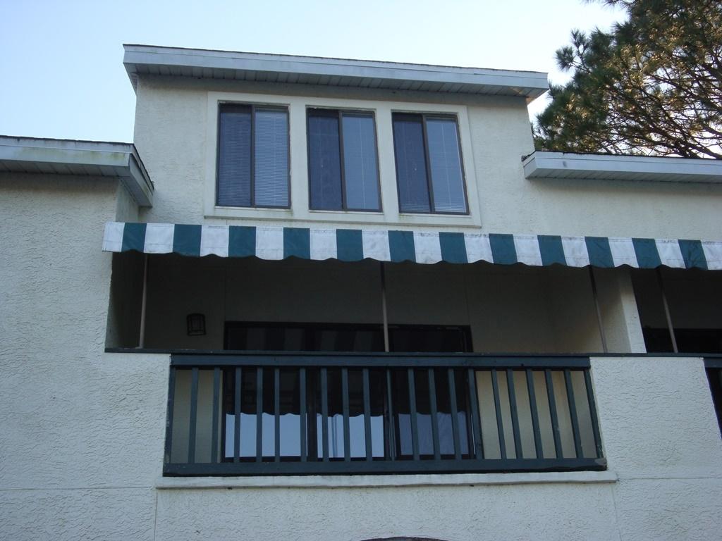 LAKESIDE CONDO AT BLUEWATER BAY, UNIT 204 SOUTH - Residential