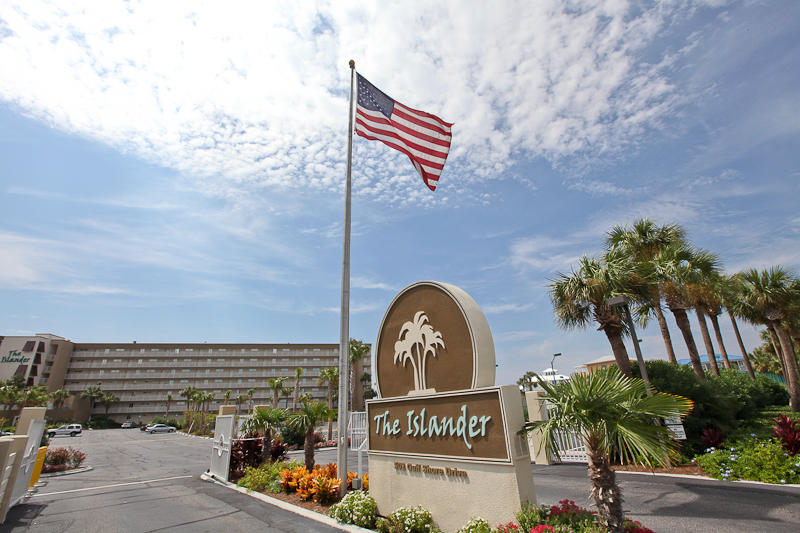 From this ground-level 2Br/2Ba Islander condo you and your guests can enjoy your 'beach cottage' with the lawn and pool right in front of the unit. The Islander is a highly popular beachfront vacation rentals building of 127 2Br/2Ba units with two pools and hot tubs. To walk onto the beach you do walk across a driveway that goes to the adjacent neighbor building. Short walk along beach to enjoy snorkeling or fishing at spots along the East Pass east jetty. This popular condo is tastefully and appropriately furnished and decorated.