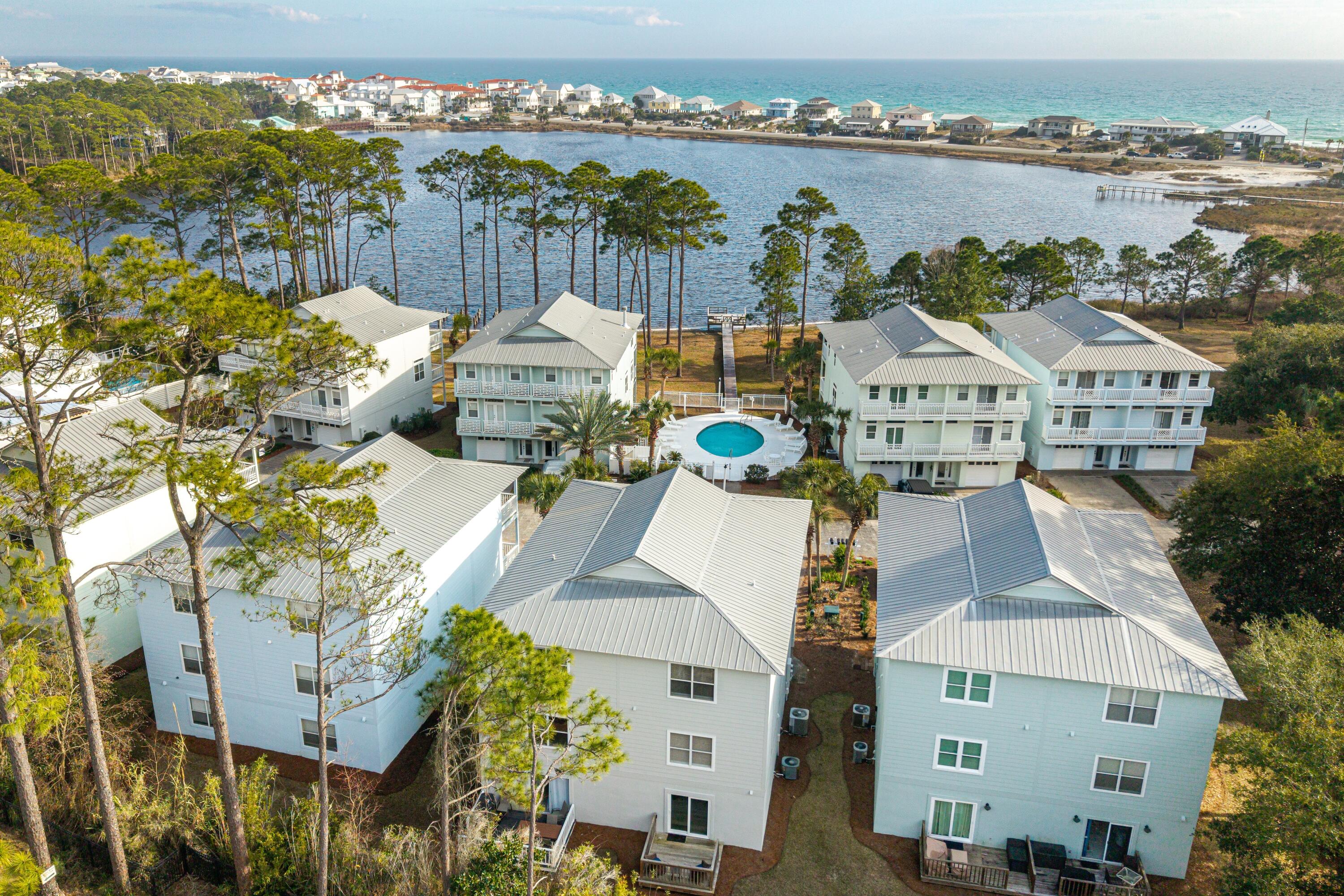 DUNE BREEZE VILLAS - Residential