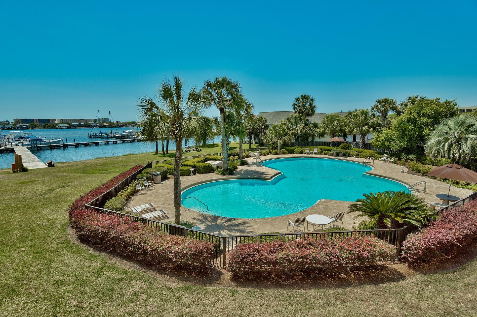 PIRATES BAY PH 1 - Residential