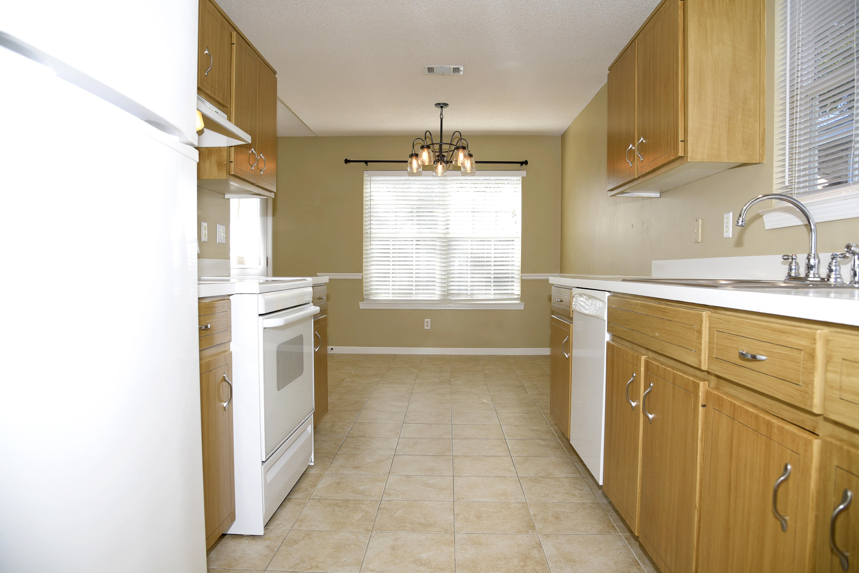 CREEKSIDE - Residential Lease