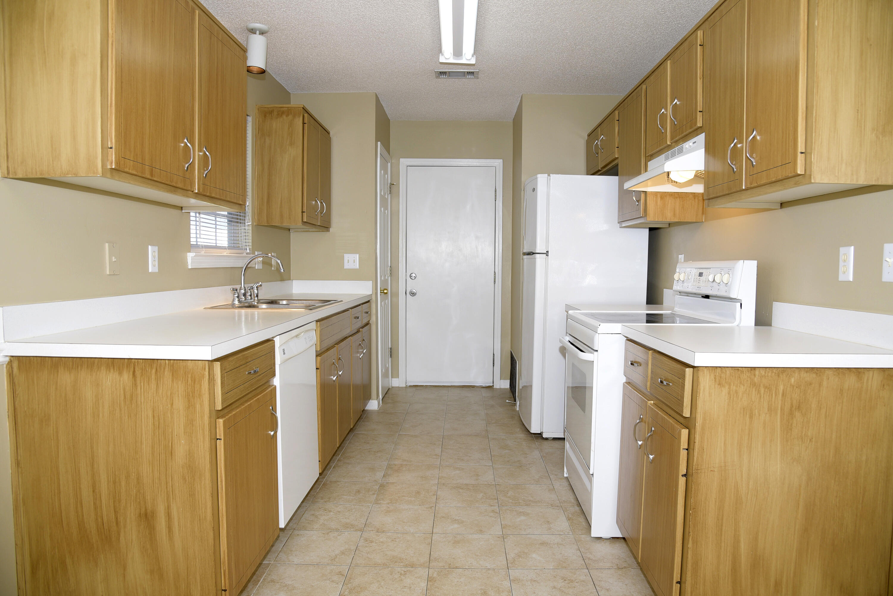 CREEKSIDE - Residential Lease
