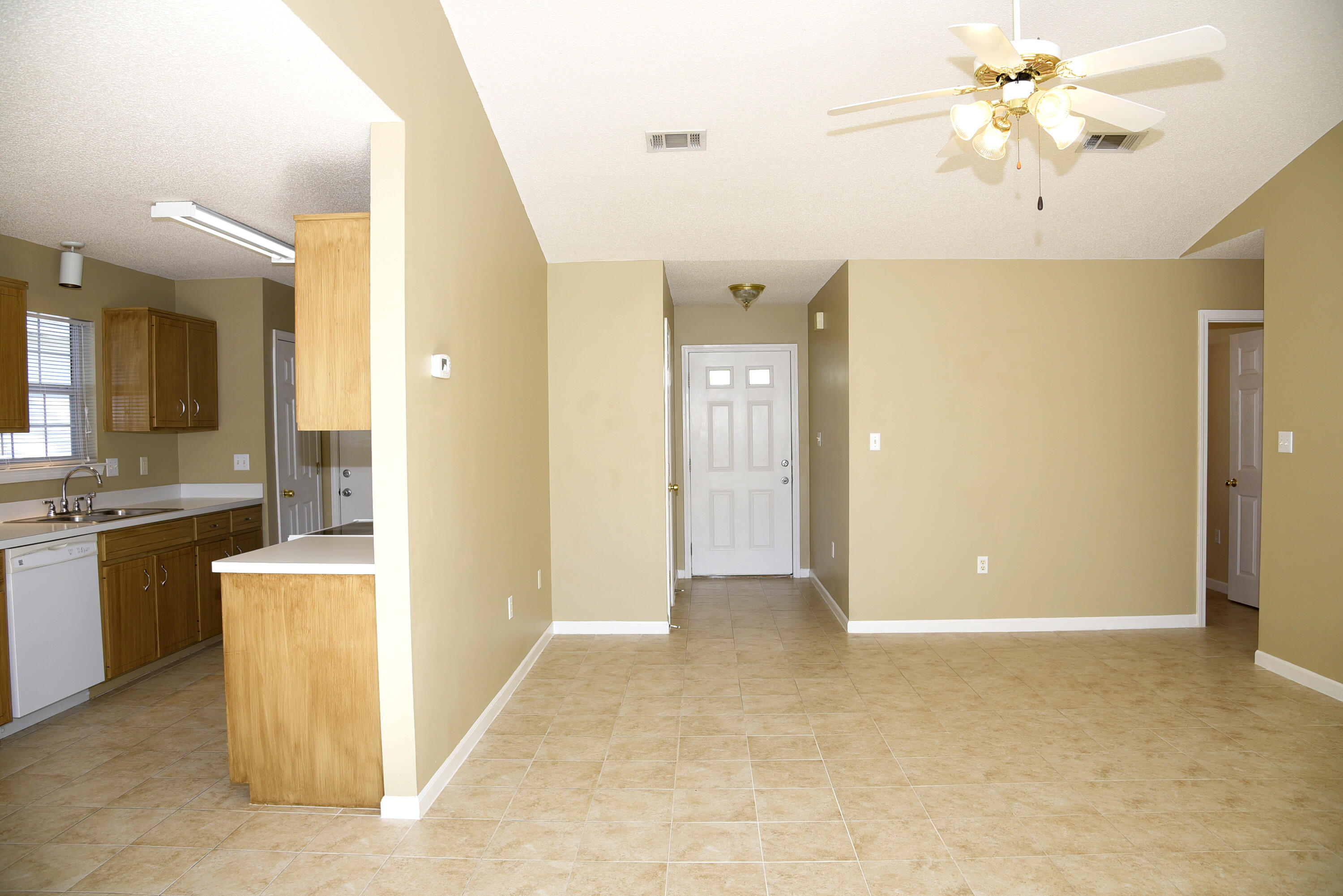 CREEKSIDE - Residential Lease