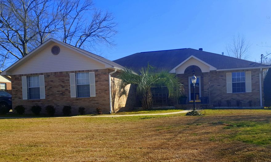 MOTIVATED SELLER! THIS BEAUTIFUL HOME IS WAITING FOR YOU! IT HAS AN OPEN FLOOR PLAN WITH BEAUTIFUL LAMINATE WOOD FLOORS IN THE DINING AREA, LIVING AREA, BREAKFAST NOOK AND KITCHEN WITH BEAUTIFUL CATHEDRAL CEILINGS AND A FIREPLACE. THE SPLIT FLOOR PLAN IS PERFECT FOR FAMILIES WITH TWO BEDROOMS ON ONE SIDE AND THE MASTER BEDROOM ON THE OTHER. THE MASTER BEDROOM HAS A WALK-IN CLOSET WITH A WONDERFUL BATHROOM WITH A SHOWER, GARDEN TUB AND DOUBLE SINKS WITH A VANITY AREA IN BETWEEN. WHEN YOU STEP OUT ONTO THE BACK PORCH, THE BEAUTIFUL POOL AND DECK GREET YOU. IT IS PERFECT FOR ENTERTAINING! THE BACKYARD HAS A PRIVACY FENCE WITH A SEPARATE SHED FOR STORAGE.