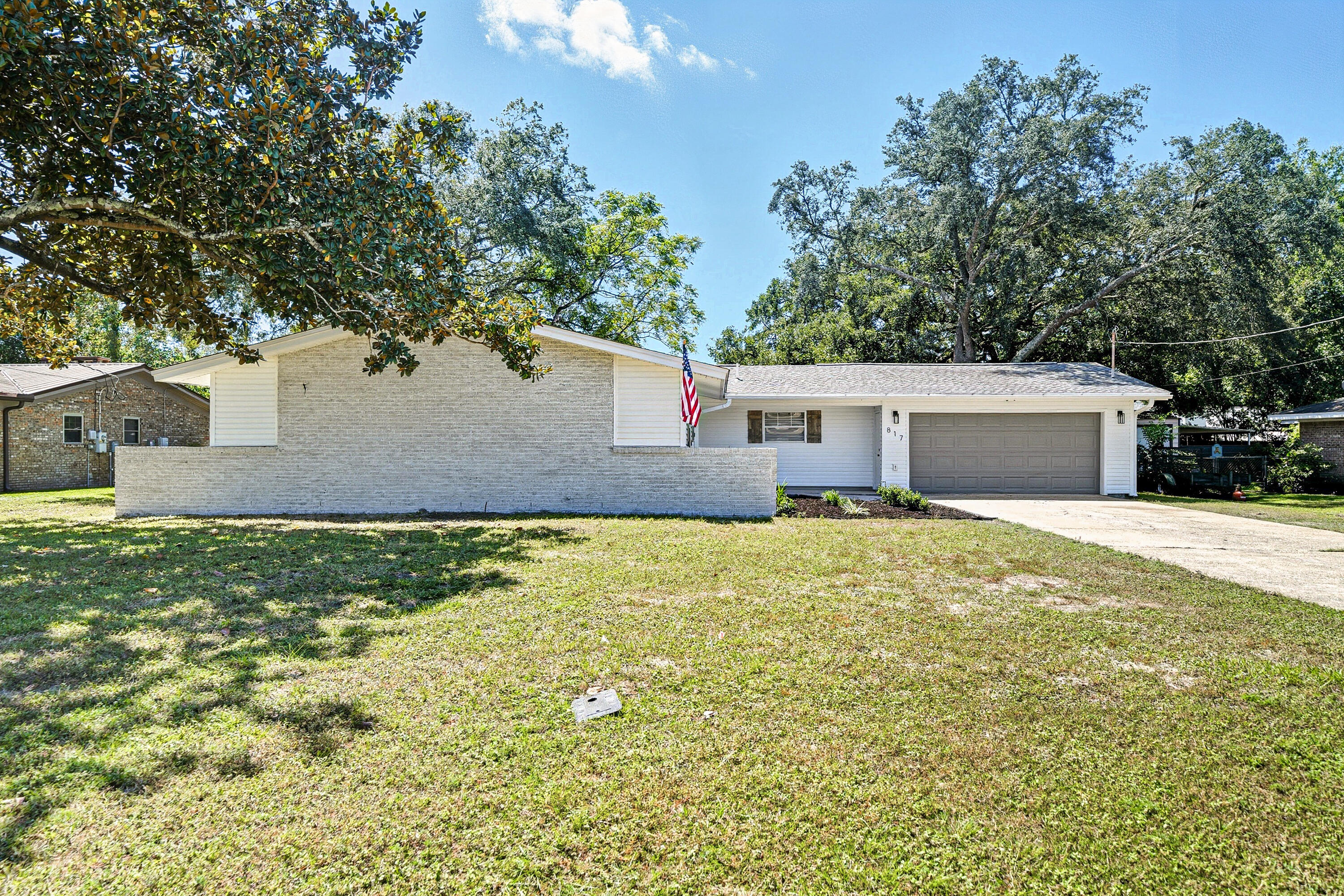 MAGNOLIA SHORES S/D - Residential