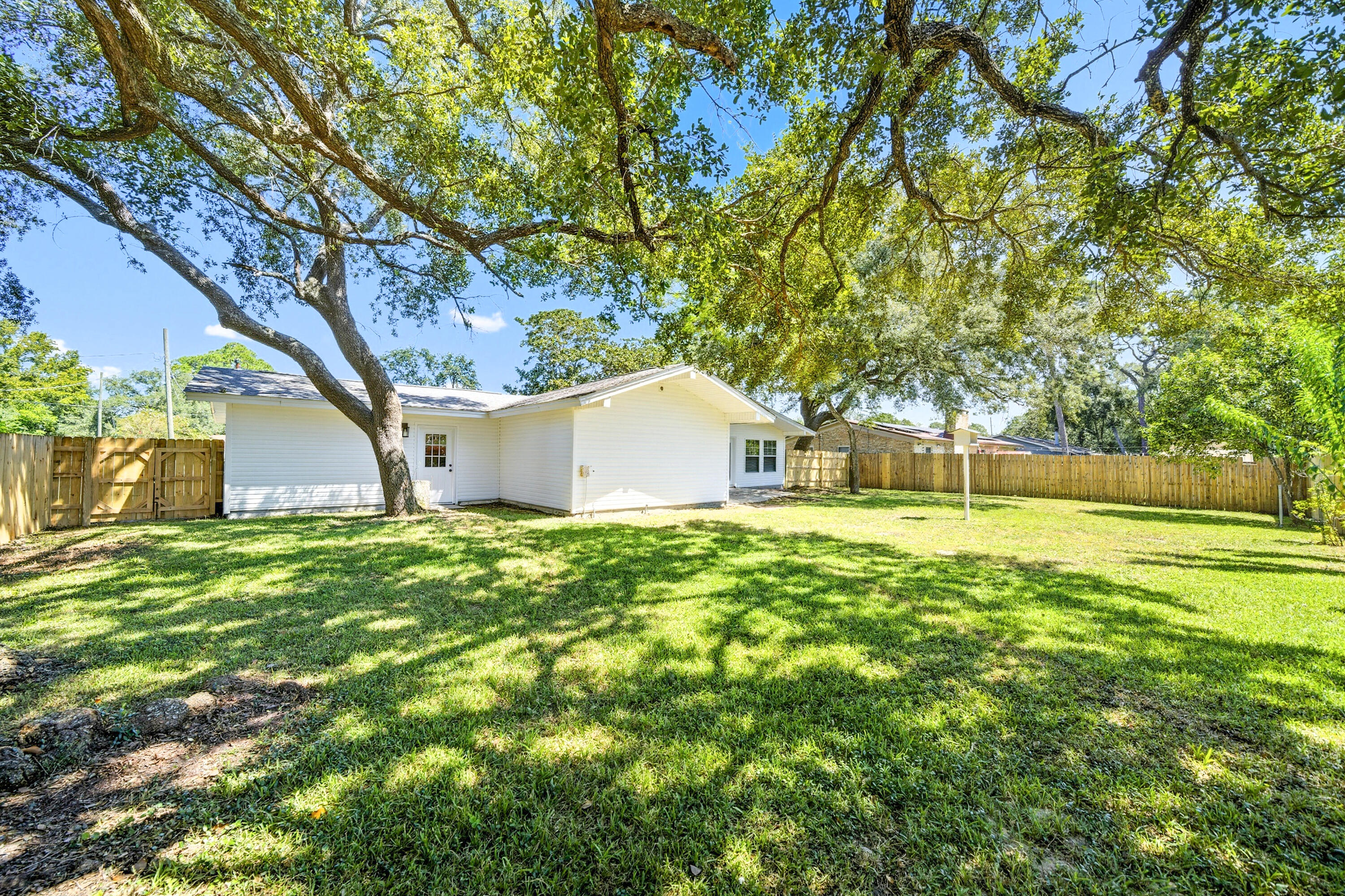 MAGNOLIA SHORES S/D - Residential