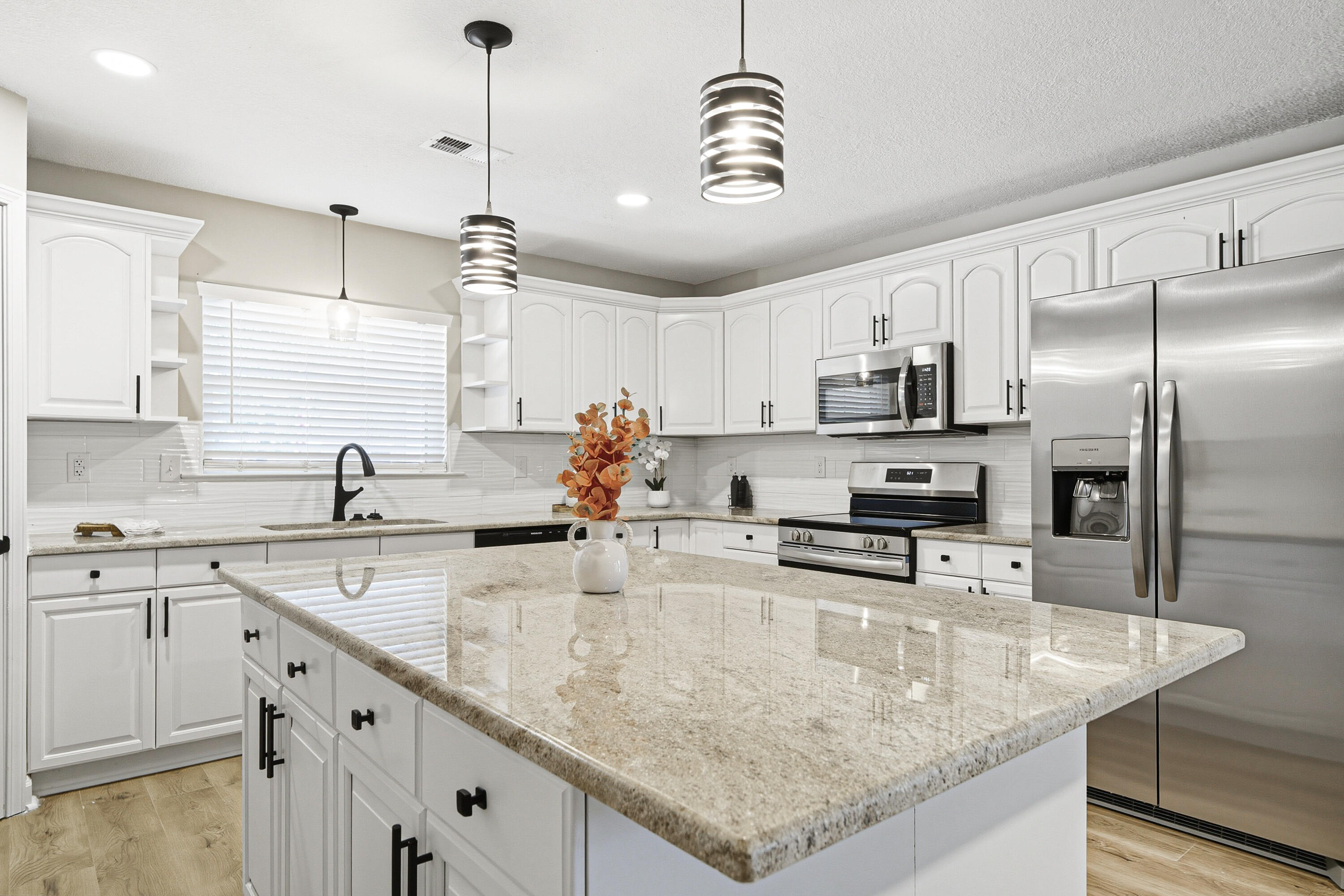 817 Valparaiso Boulevard