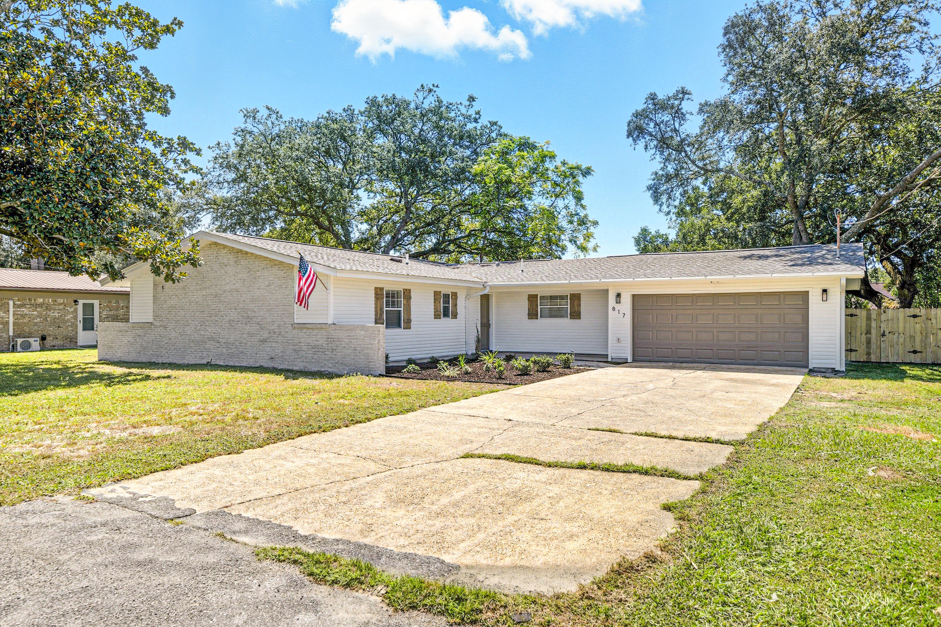 MAGNOLIA SHORES S/D - Residential