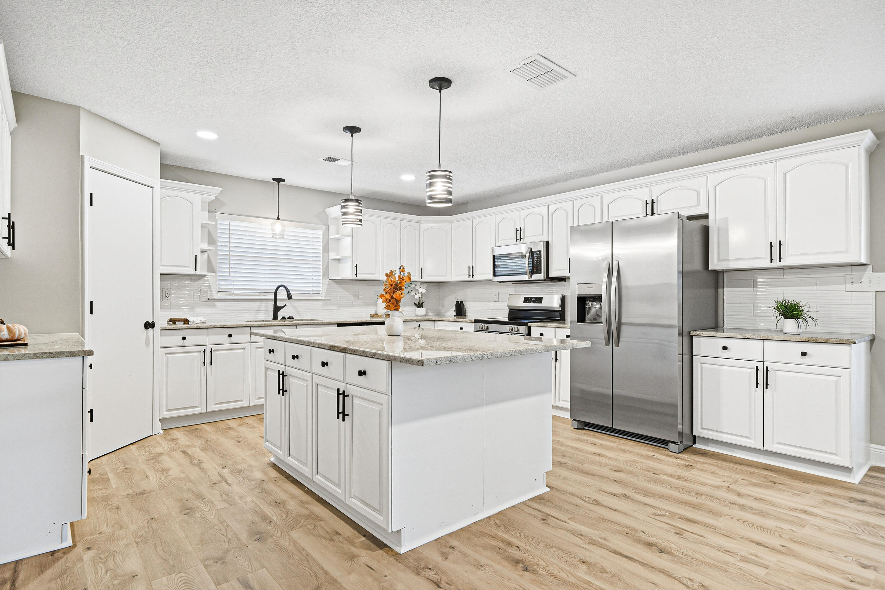 817 Valparaiso Boulevard