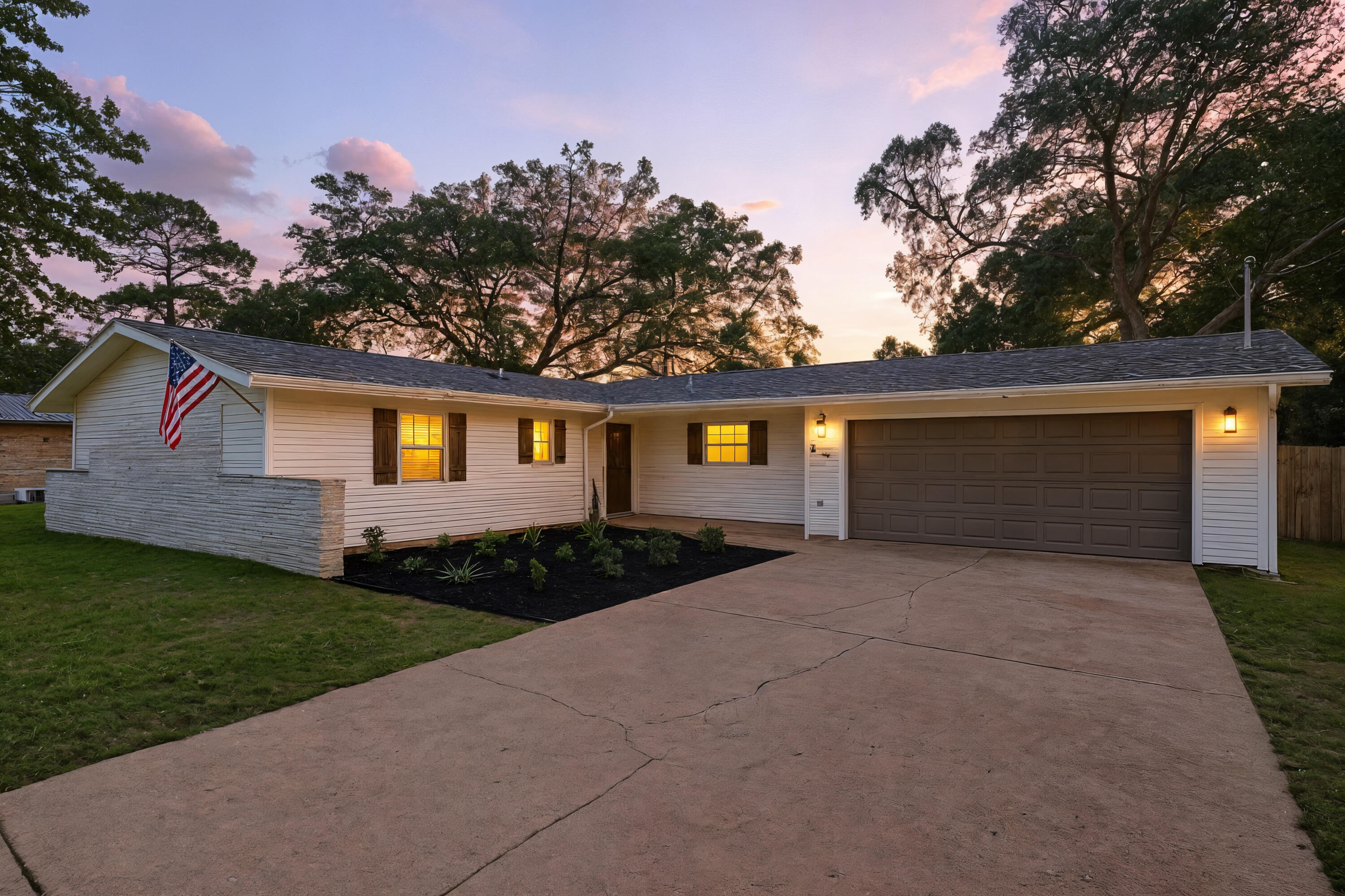 Professional Photos 9/5 Fully Updated Home in Niceville - 4 Bed / 2 Bath / 2-Car GarageThis beautifully renovated home offers modern comfort and style in a prime Niceville location. Key features include: Newer Roof (2018) and AC System (2015) for peace of mind Brand-New Water Heater (2025) just installed Updated Kitchen & Bathrooms with sleek granite countertops Stainless Steel Appliances for a contemporary touch New Flooring Throughout - fresh, clean, and move-in ready Textured Ceilings, modern ceiling fans, and updated lighting fixtures Spacious layout with 4 bedrooms, 2 full baths, and a 2-car garageThis home blends functionality with style and is perfect for families, professionals, or anyone looking for a turnkey property in a sought-after neighborhood