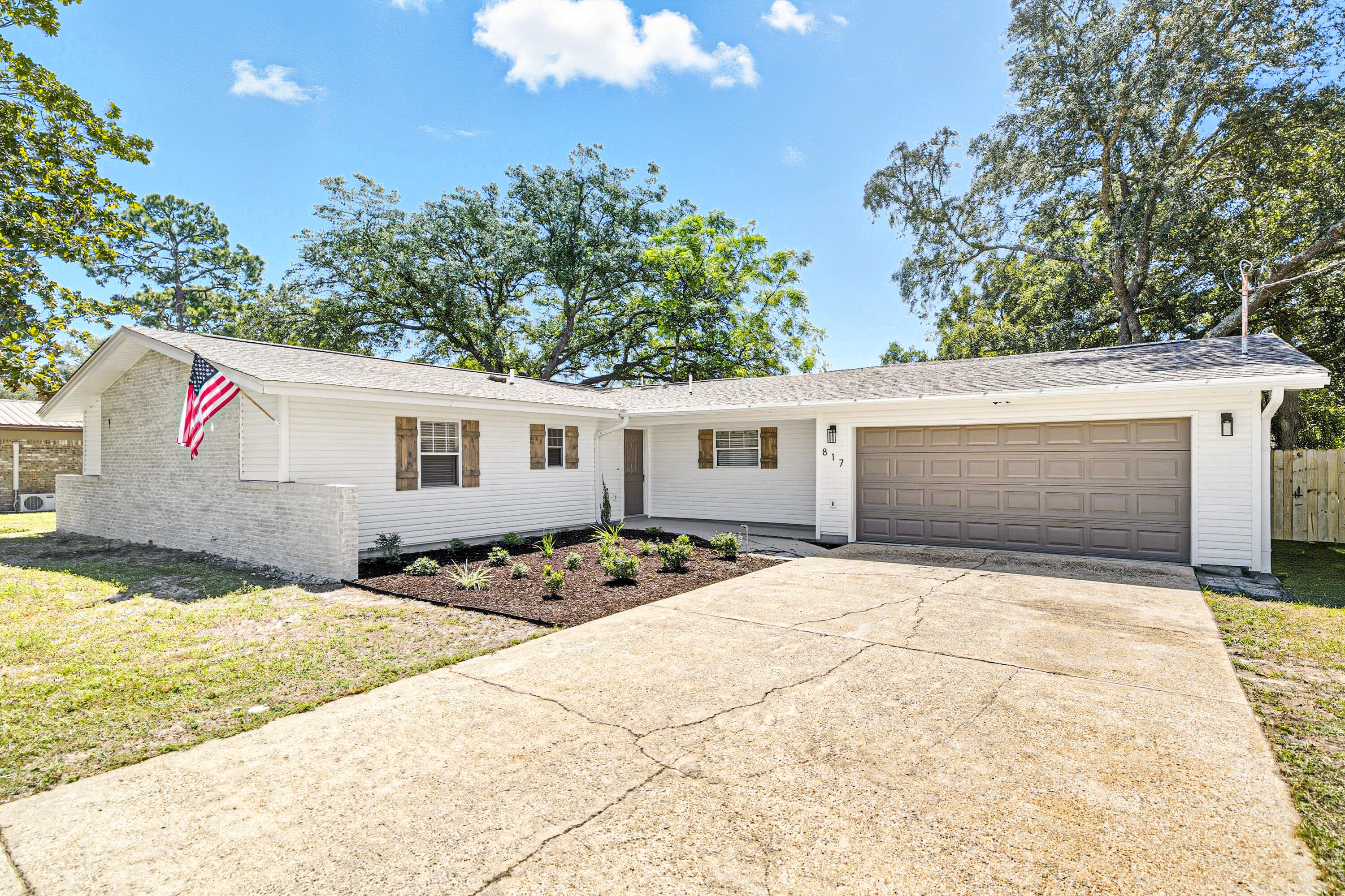 MAGNOLIA SHORES S/D - Residential