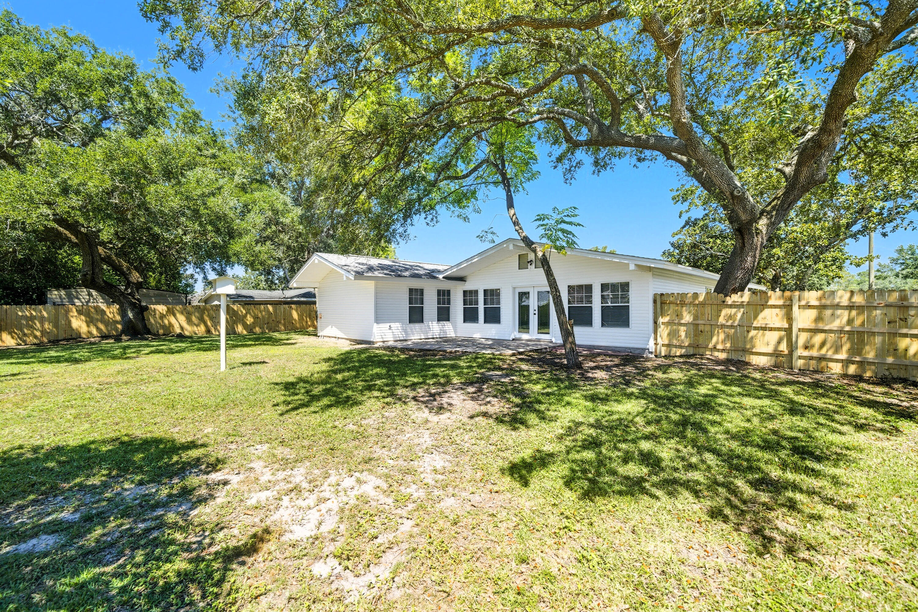 MAGNOLIA SHORES S/D - Residential