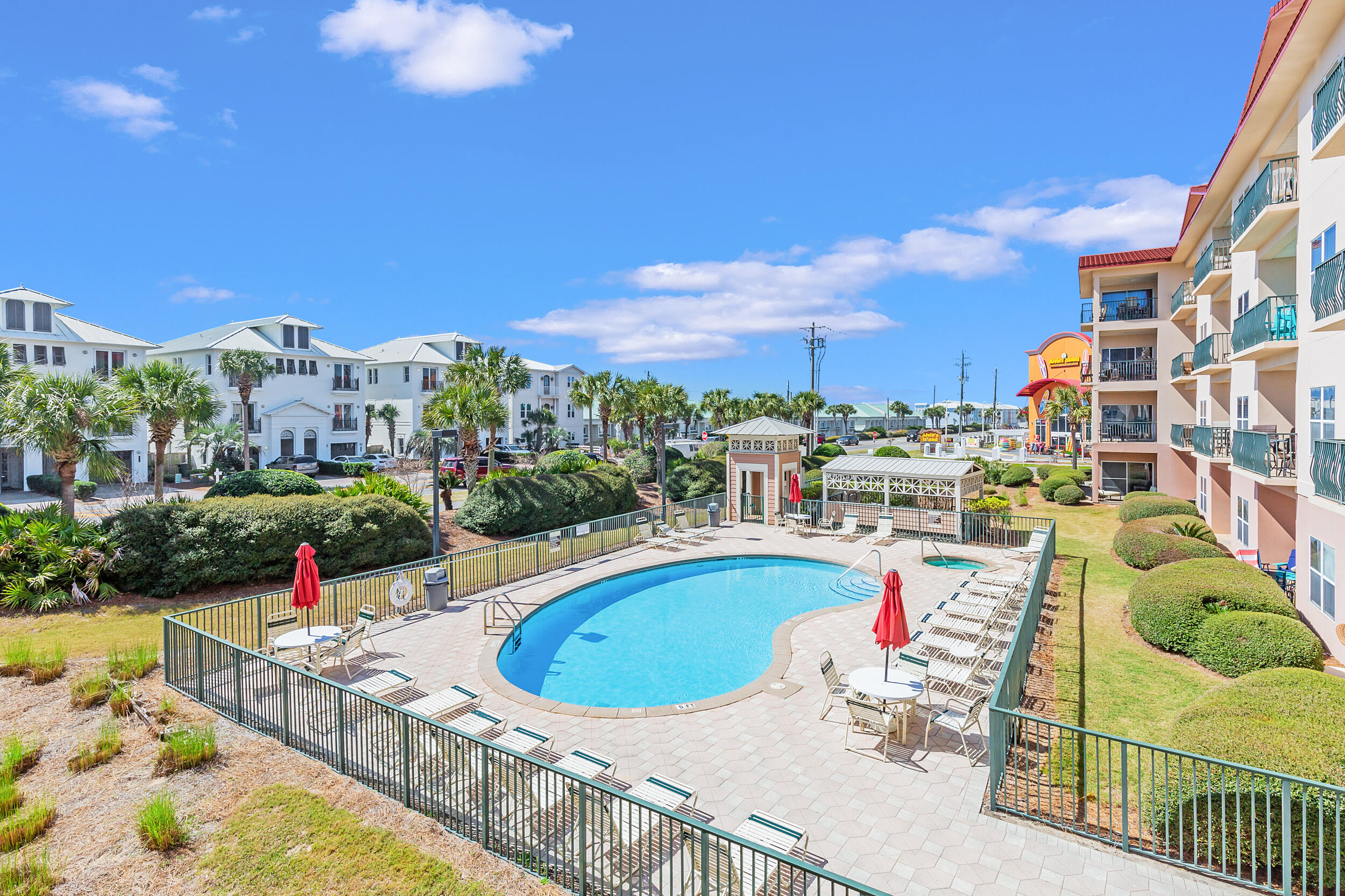 EMERALD WATERS - Residential