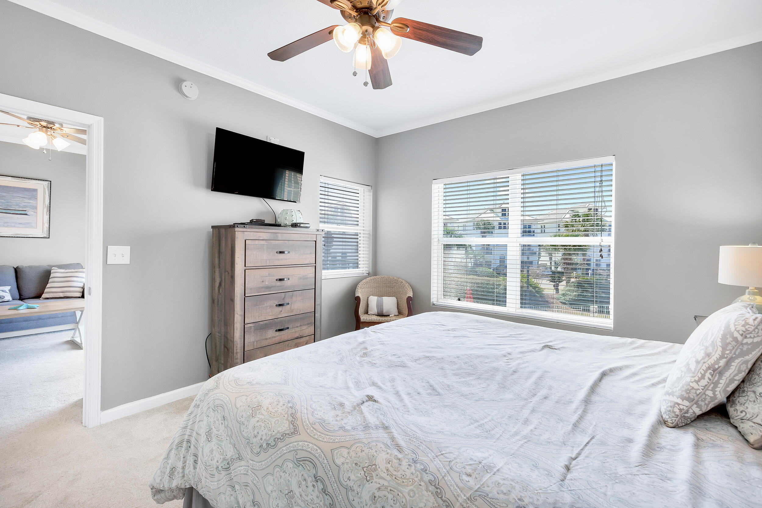 EMERALD WATERS - Residential