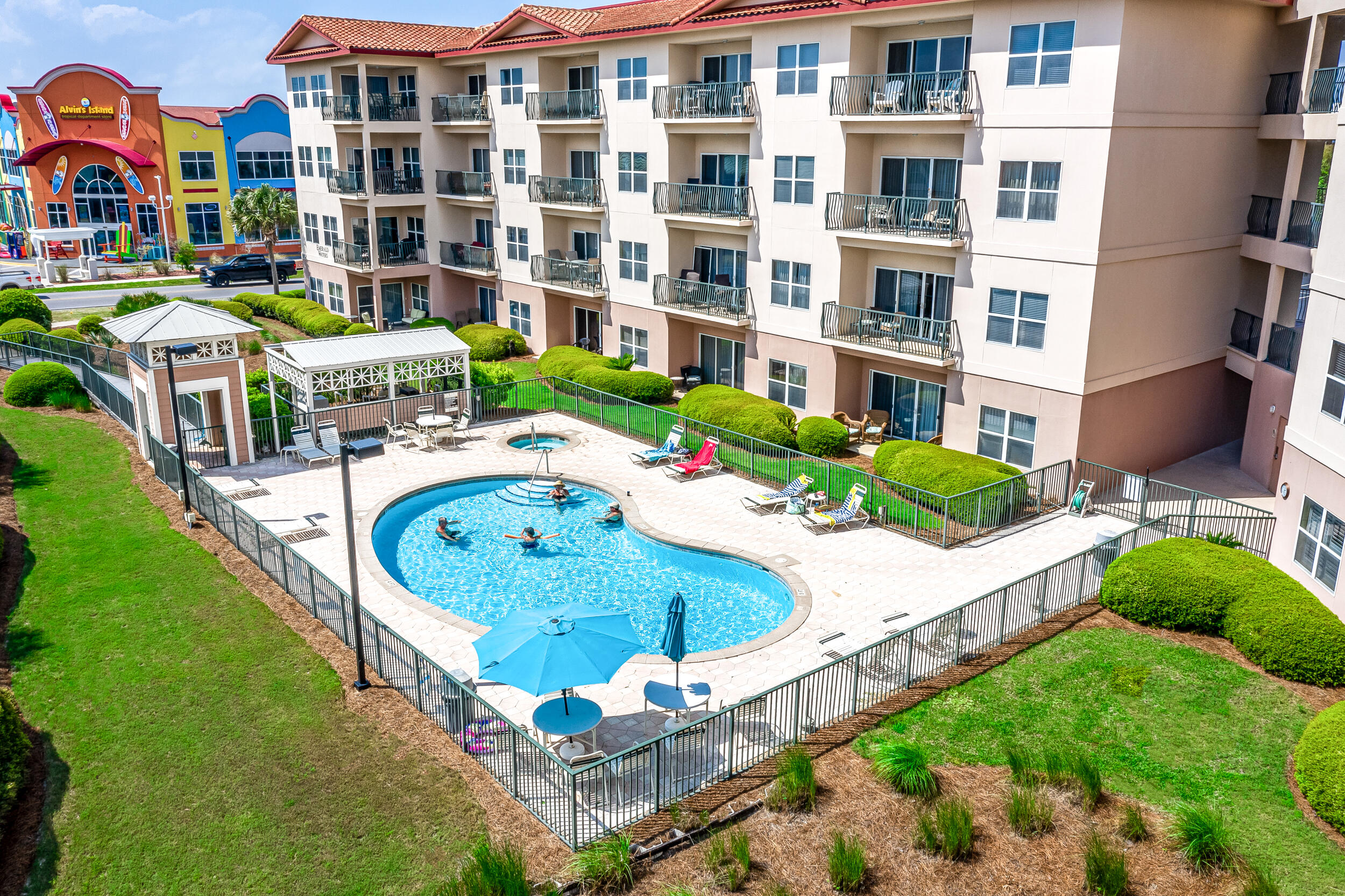 EMERALD WATERS - Residential