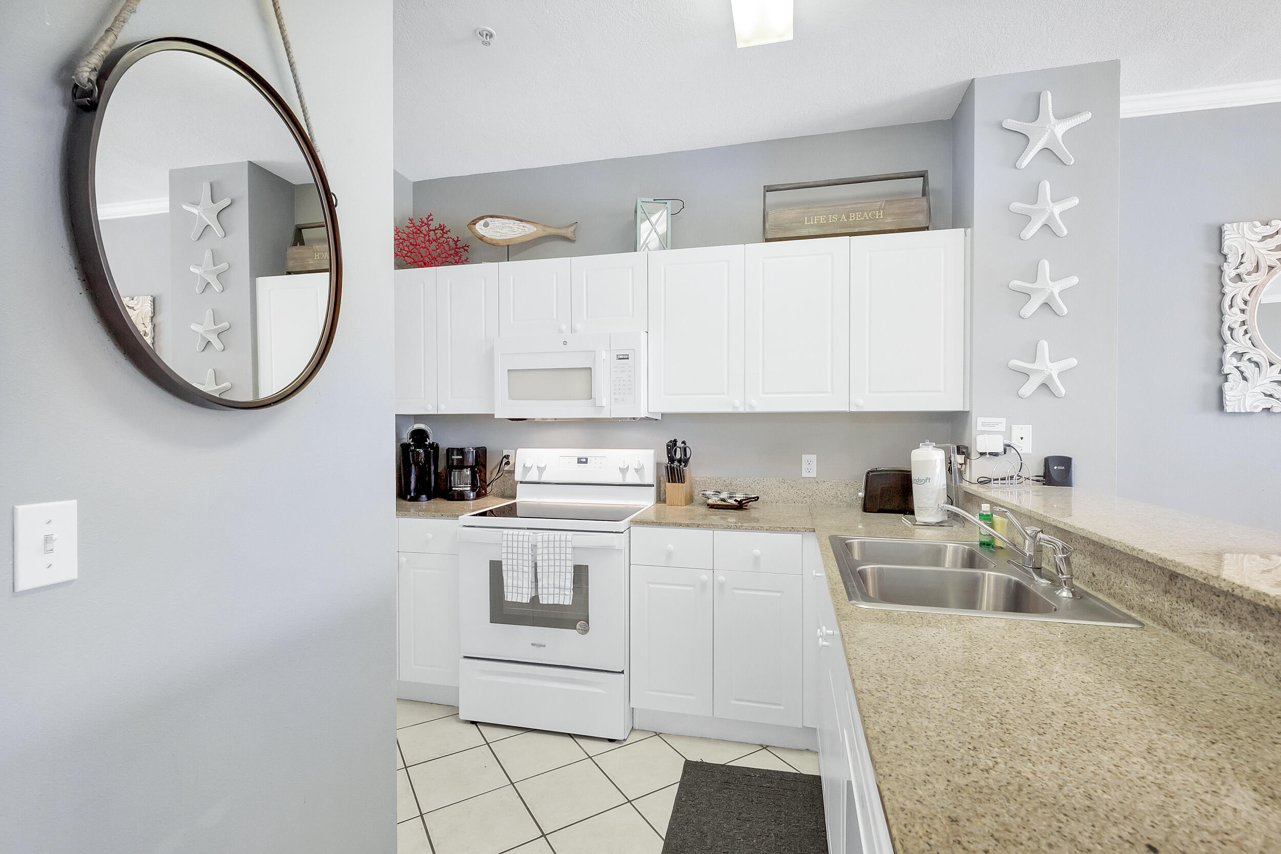 EMERALD WATERS - Residential