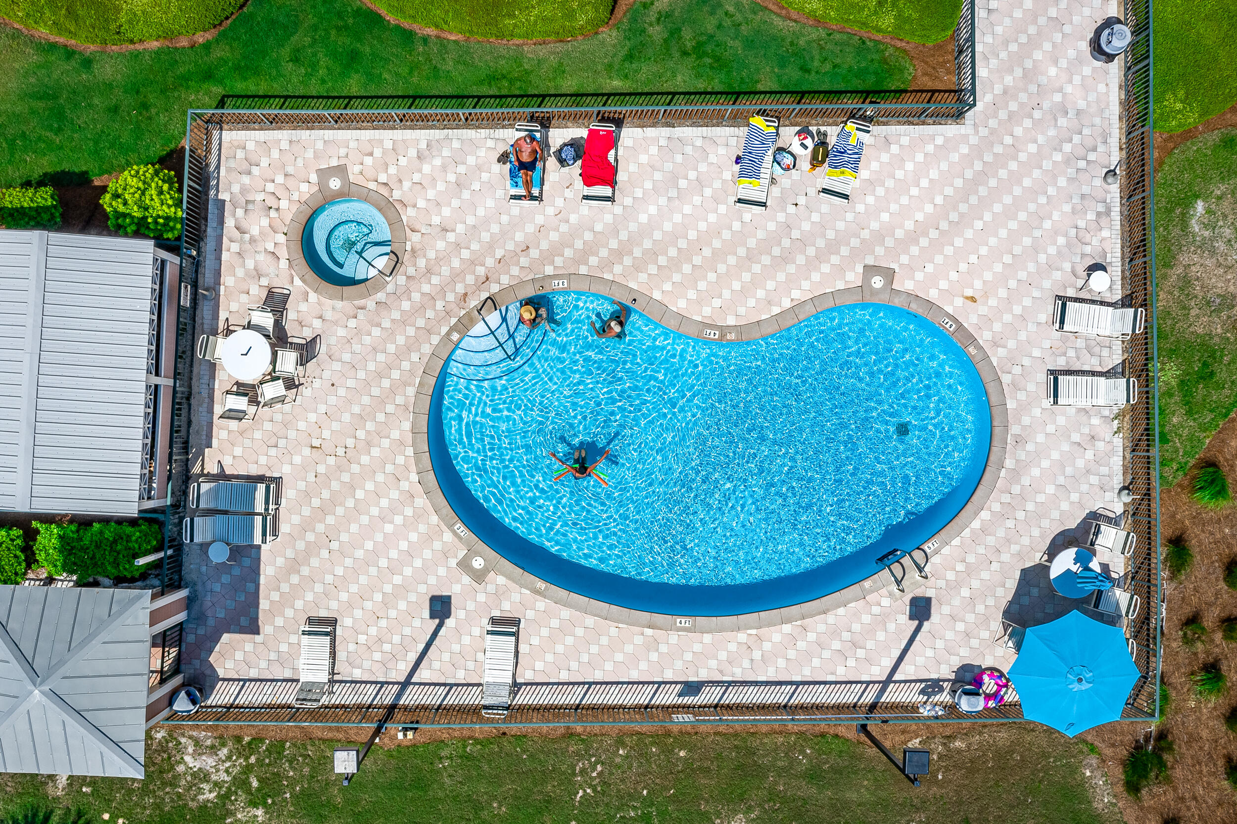 EMERALD WATERS - Residential