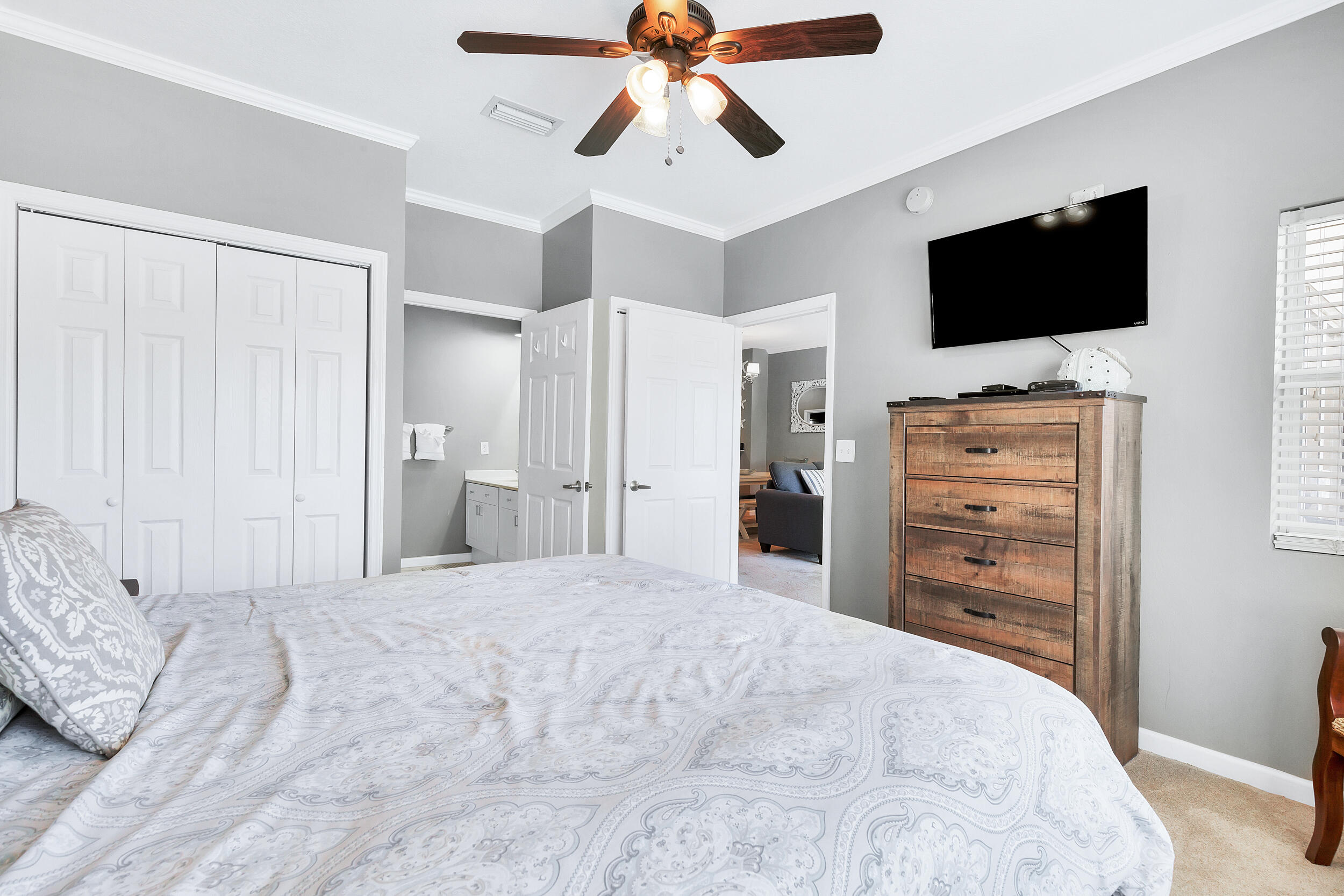 EMERALD WATERS - Residential