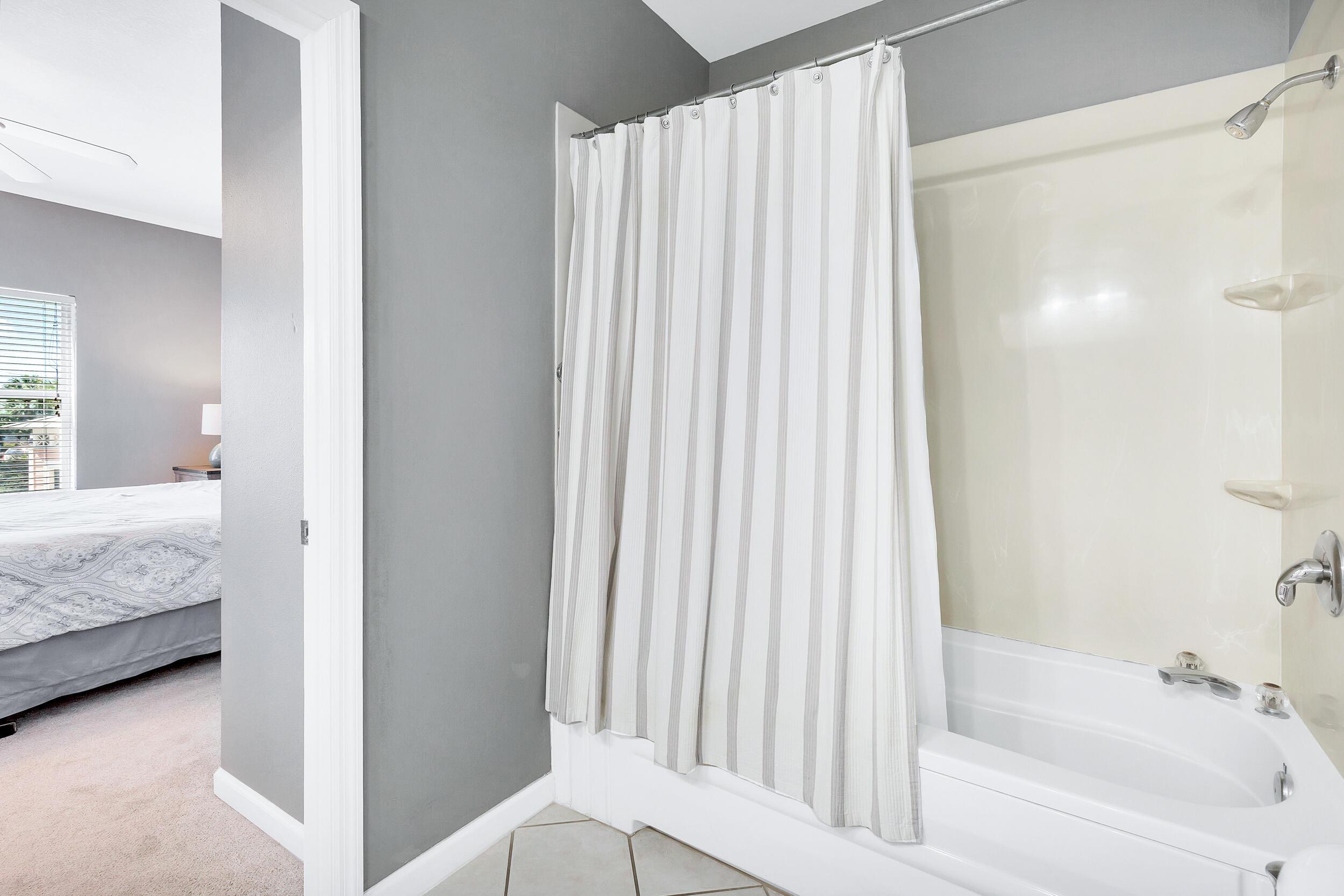 EMERALD WATERS - Residential