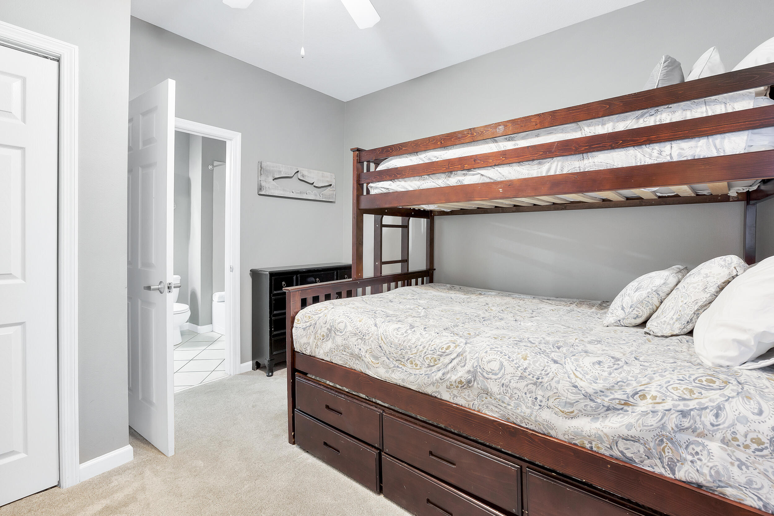 EMERALD WATERS - Residential