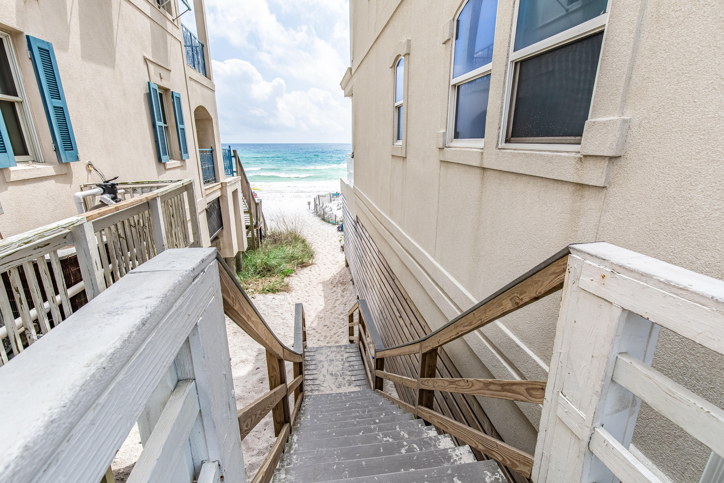 EMERALD WATERS - Residential