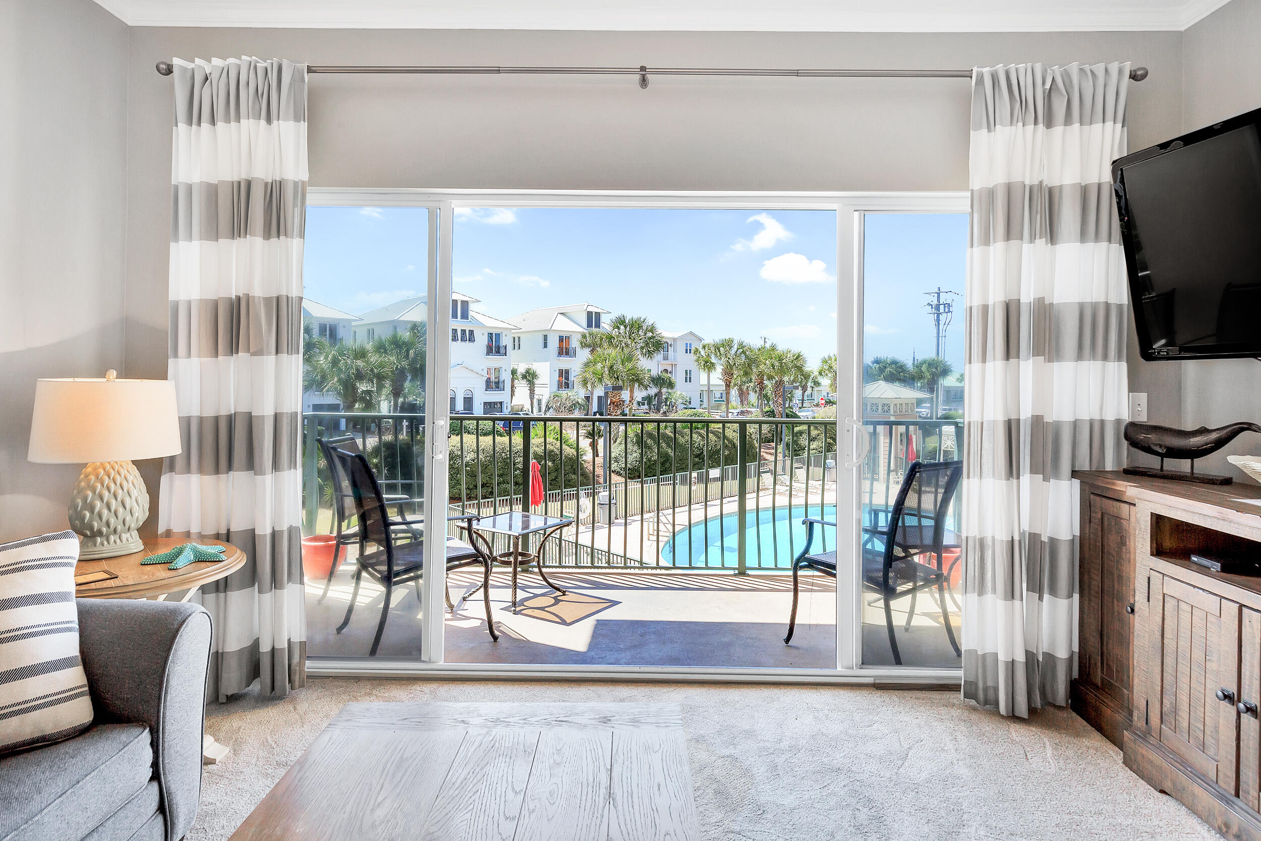 EMERALD WATERS - Residential