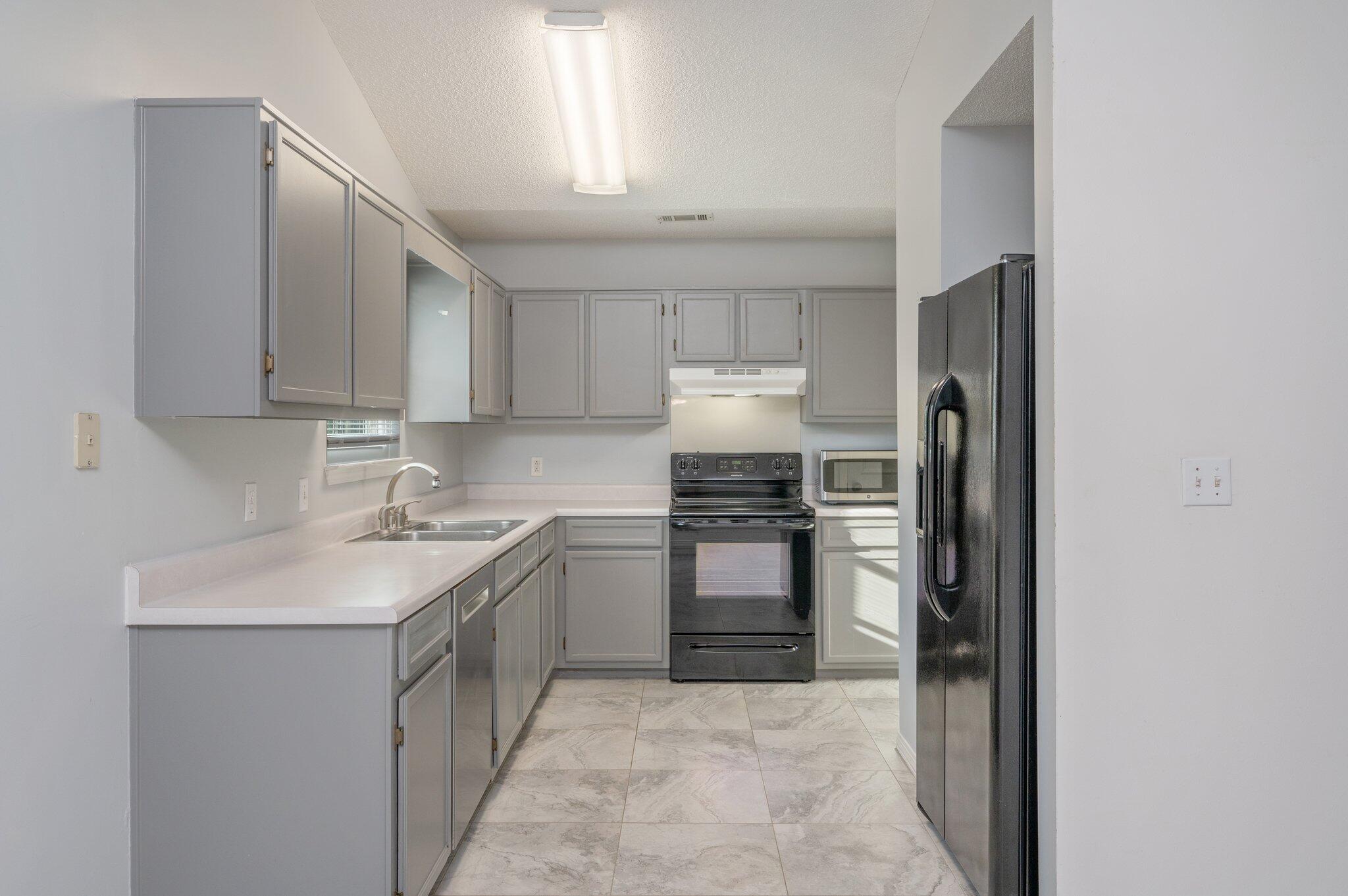 SOUTHVIEW ESTATES PH 2 - Residential Lease