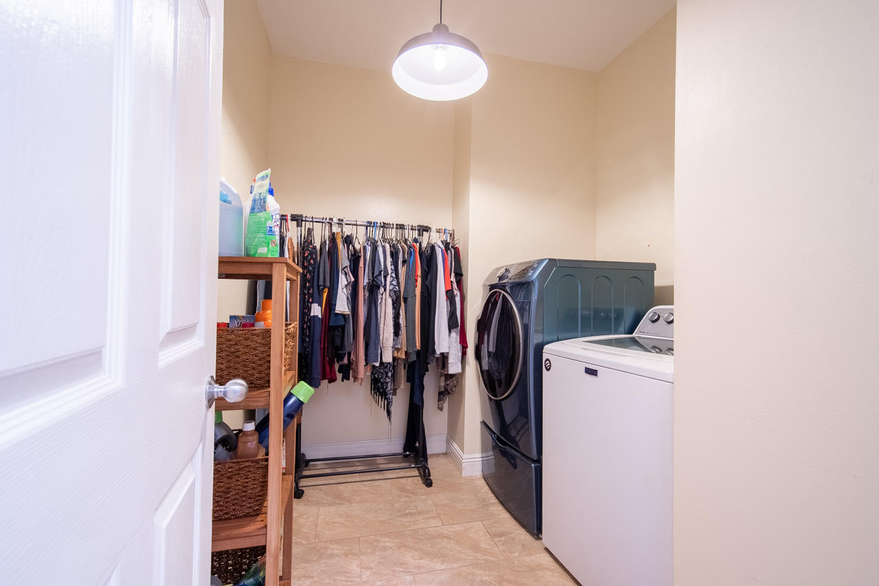 LAKESIDE VILLAGE - Residential