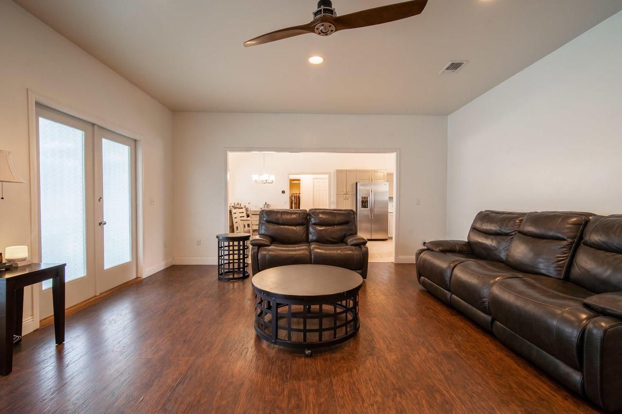 LAKESIDE VILLAGE - Residential