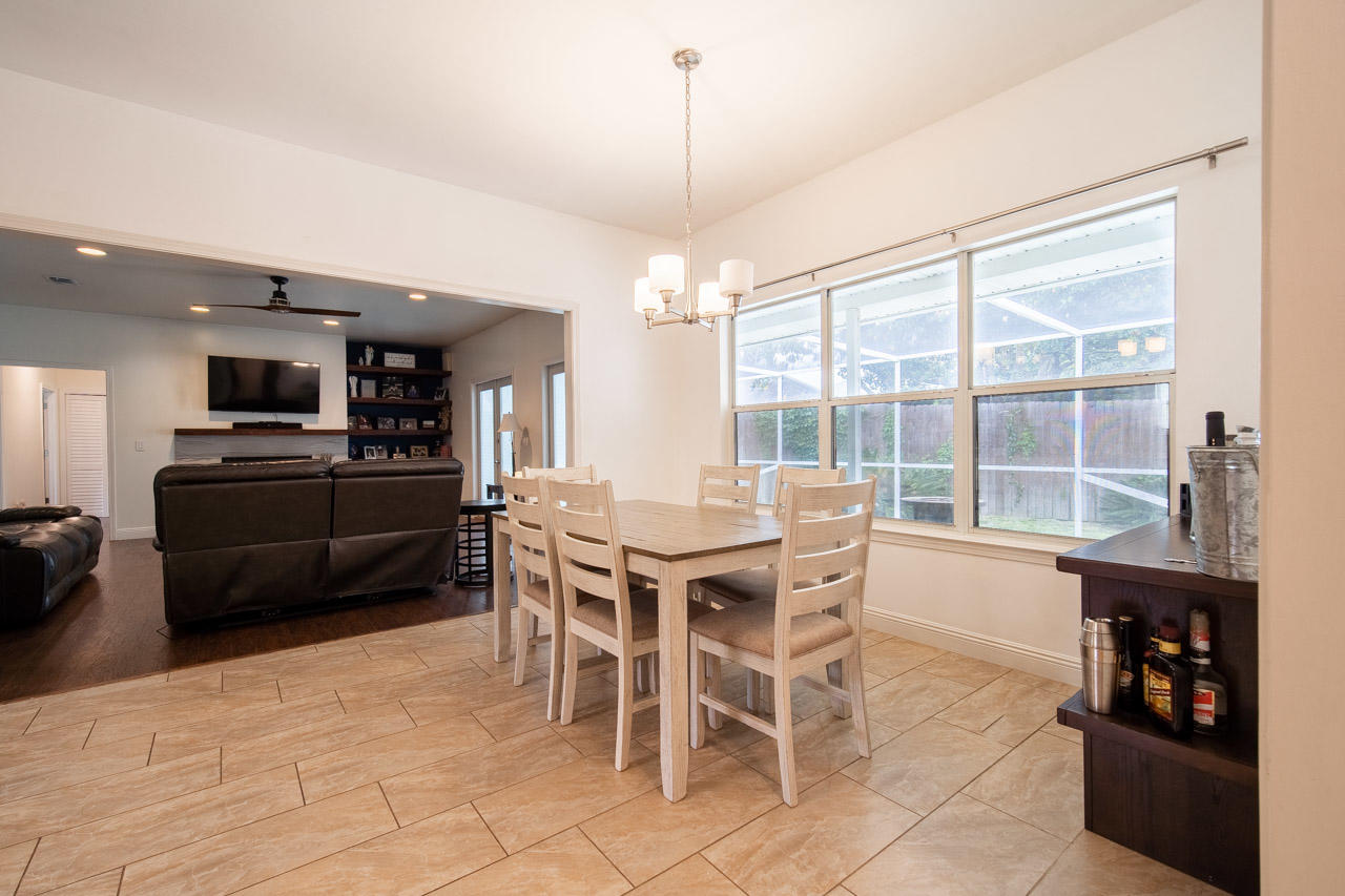 LAKESIDE VILLAGE - Residential