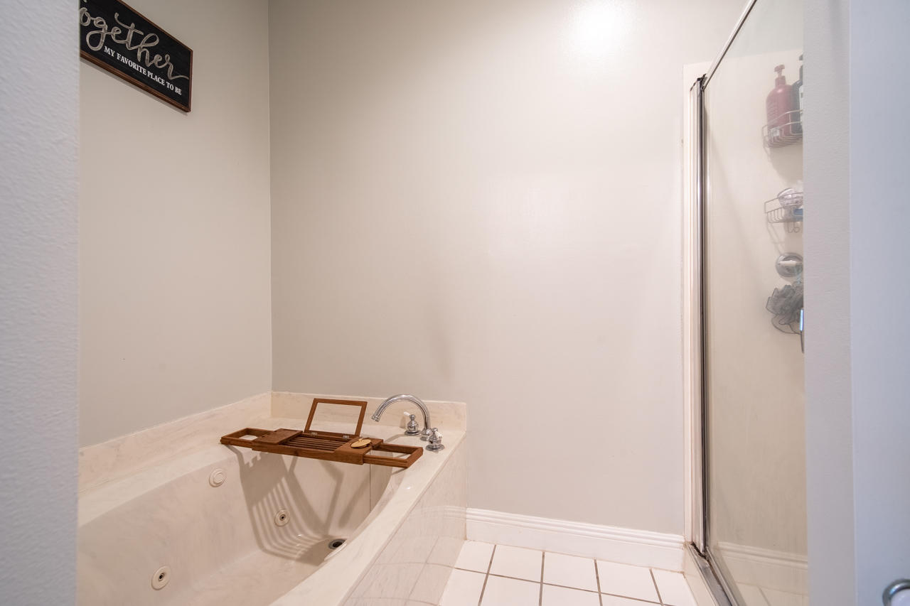 LAKESIDE VILLAGE - Residential