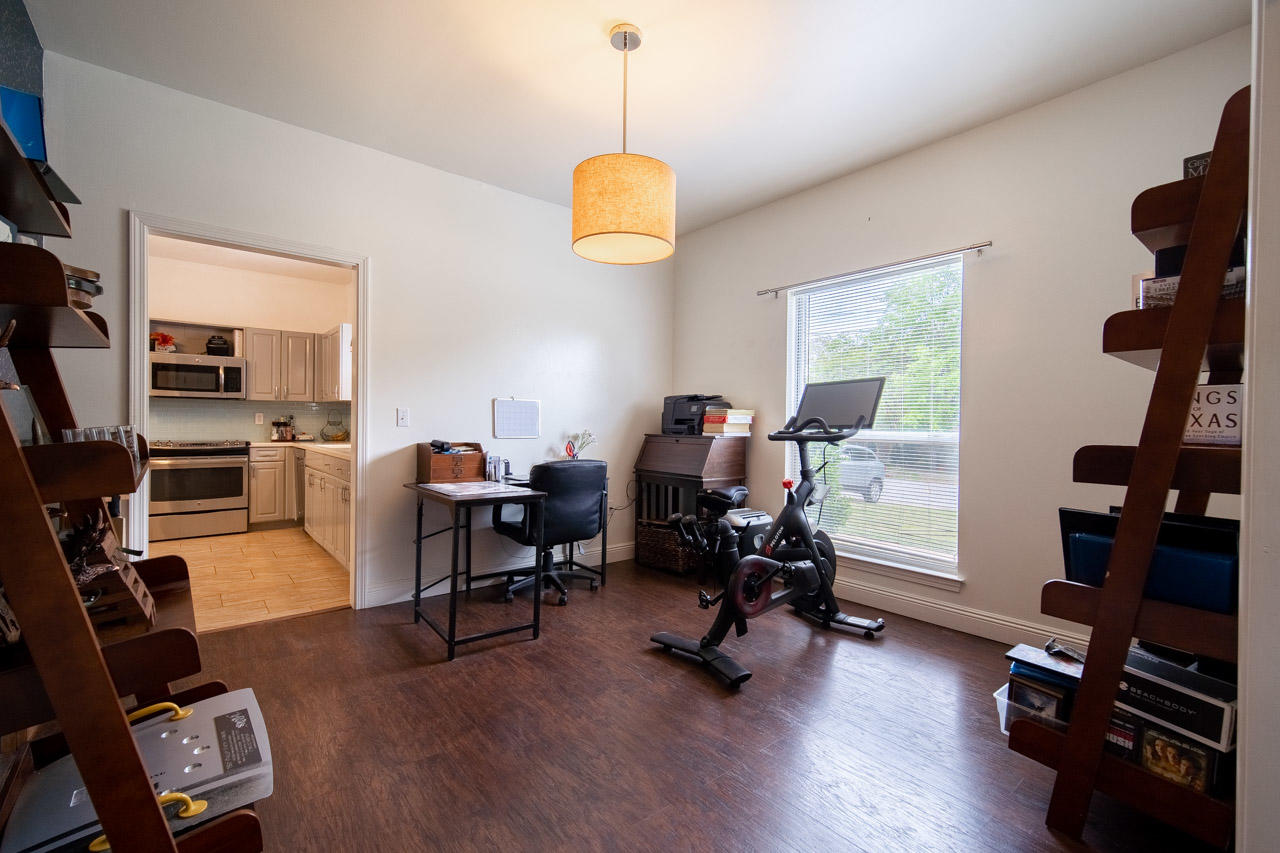 LAKESIDE VILLAGE - Residential